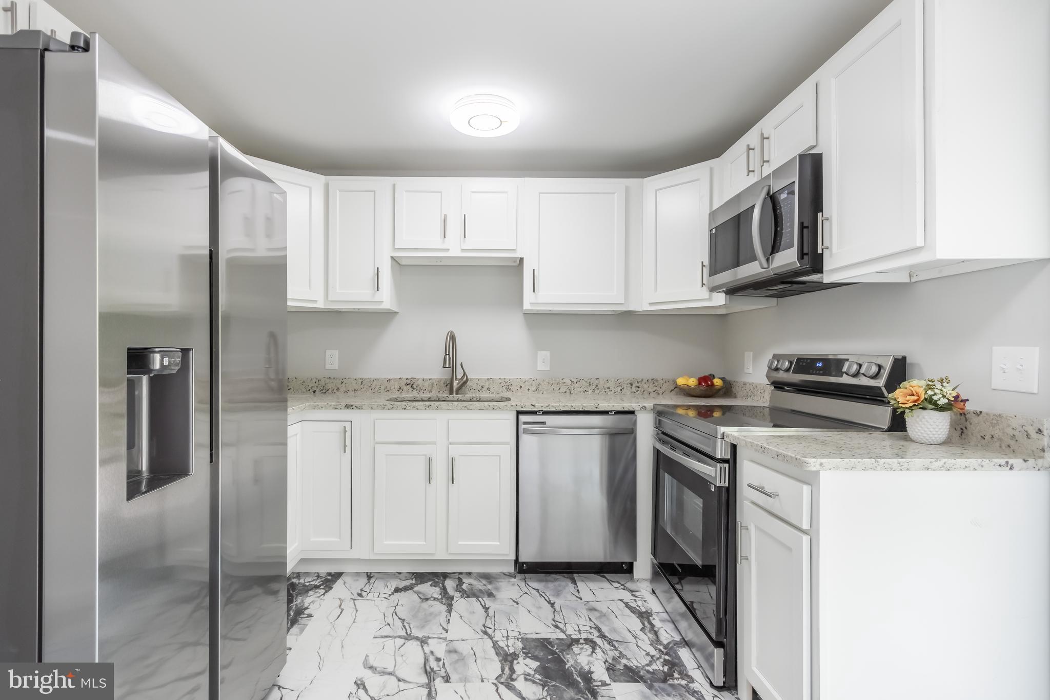 WHISPERING WOODS - Residential