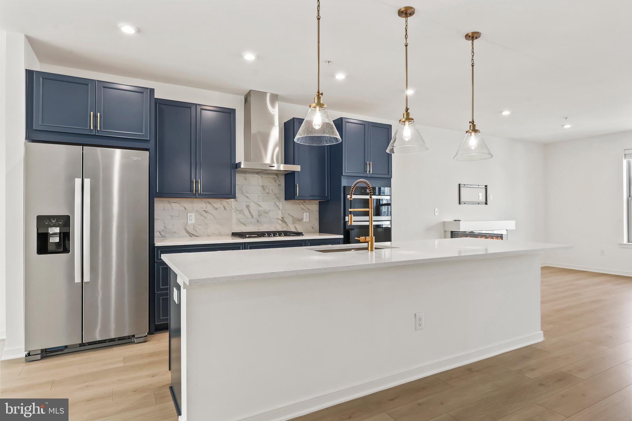 20912 BLUEBIRD SQUARE