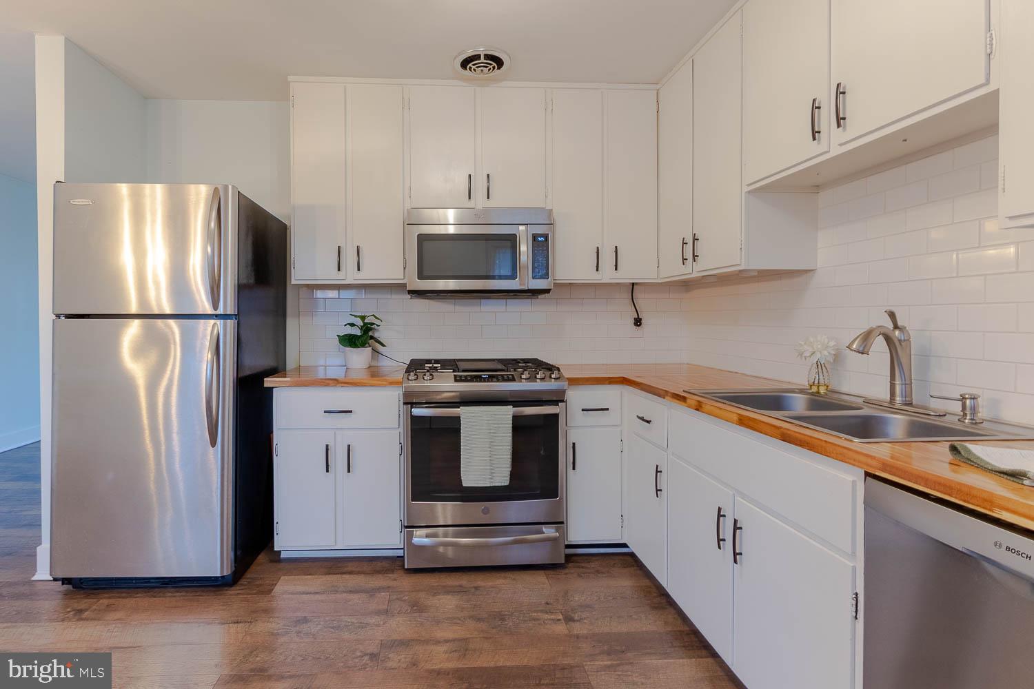 PARK FOREST VILLAGE - Residential