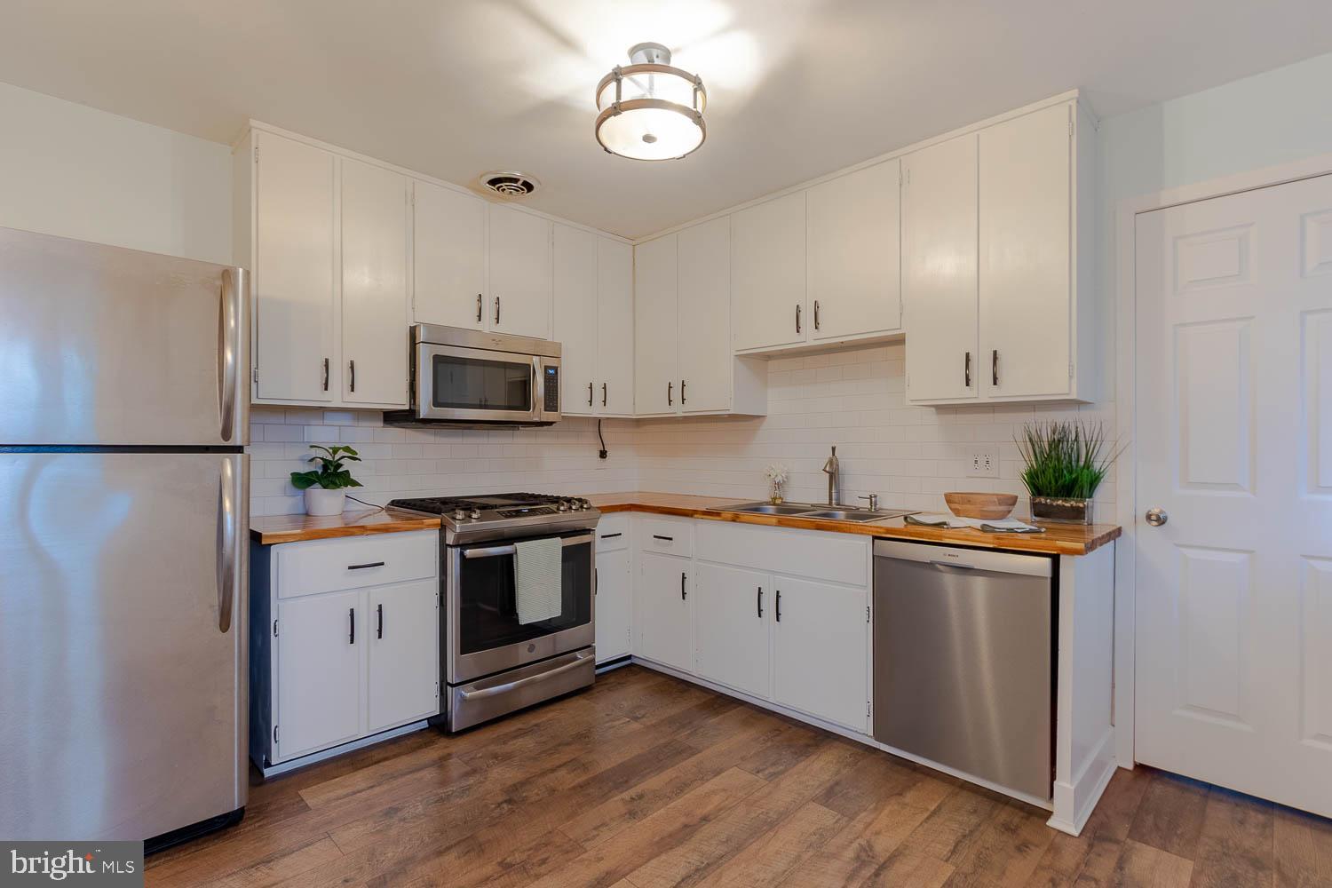 PARK FOREST VILLAGE - Residential