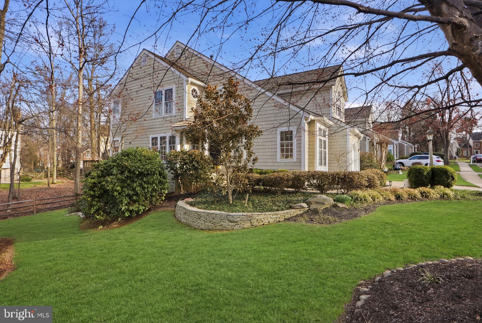 1285 LAMPLIGHTER WAY