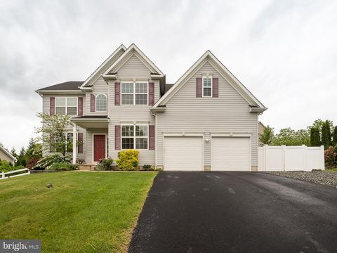 106 LAWRENCE DRIVE GILBERTSVILLE PA 19525
