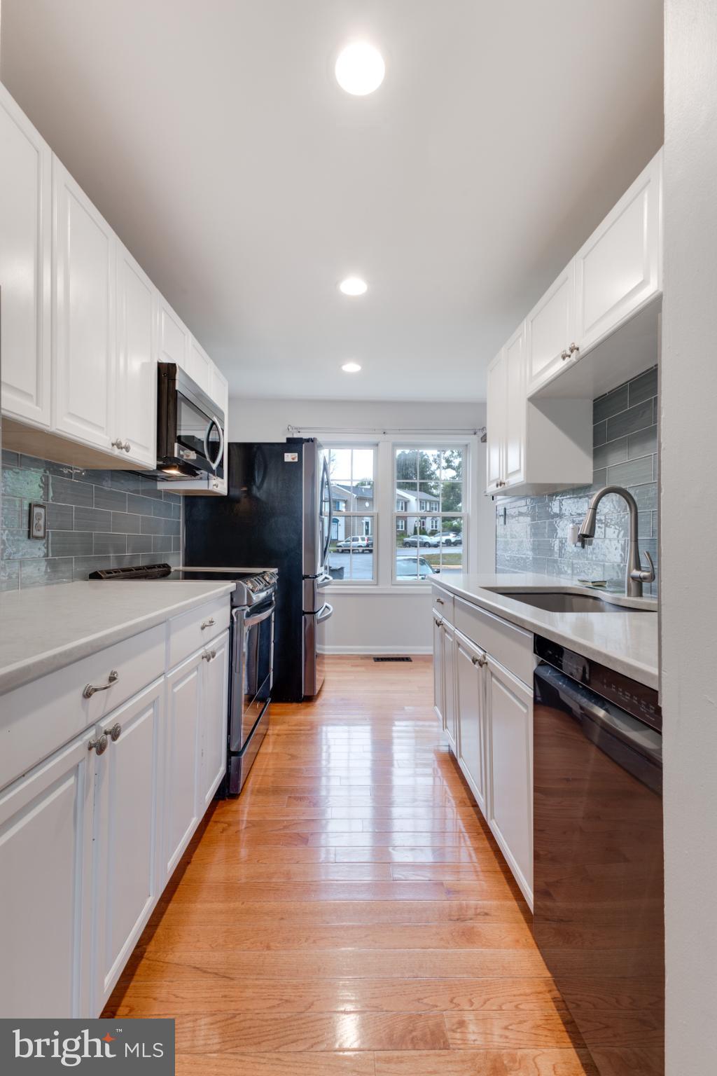 2921 LEXINGTON COURT