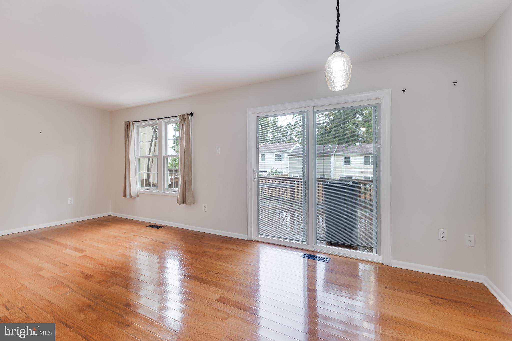 2921 LEXINGTON COURT