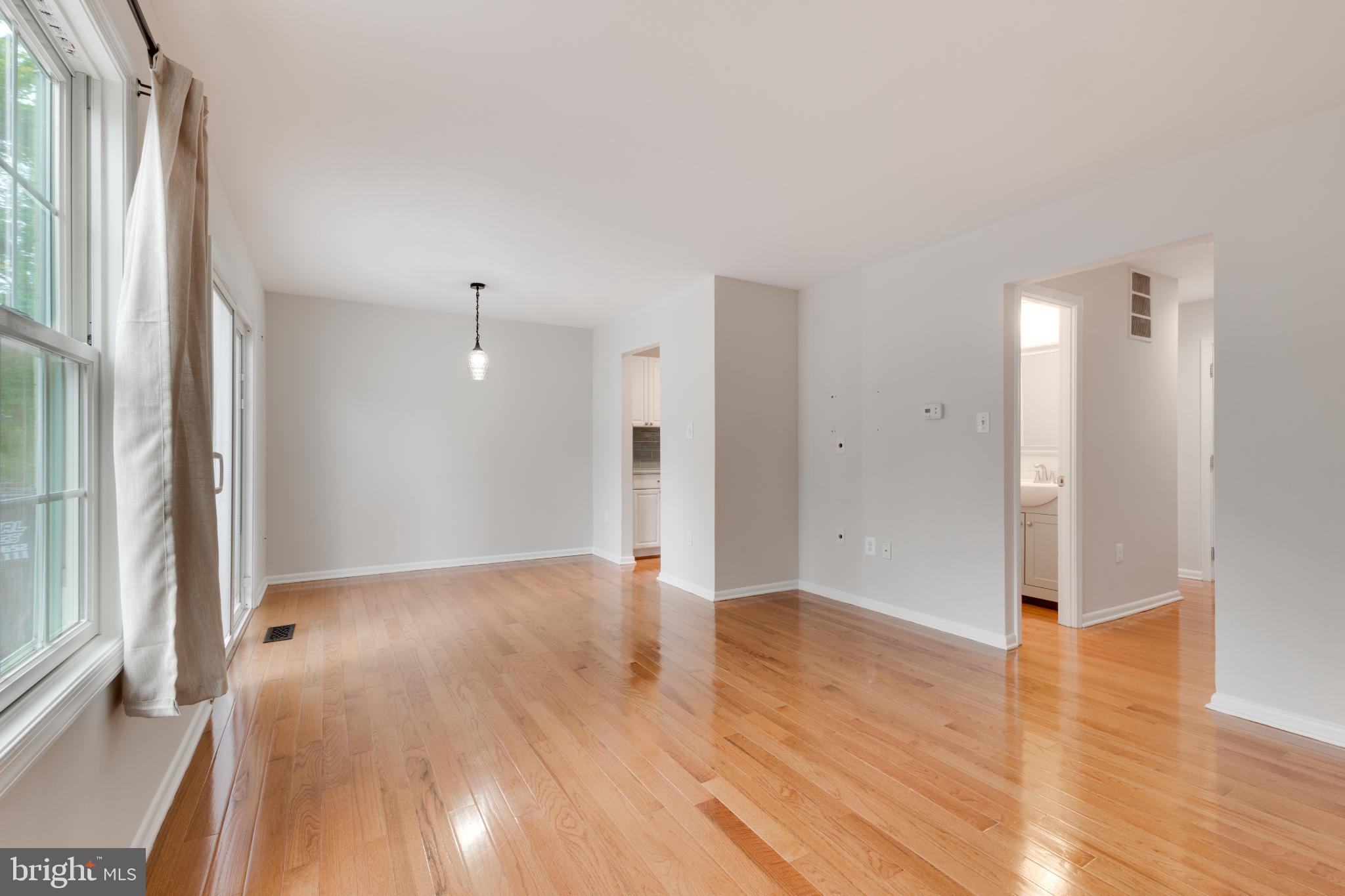 2921 LEXINGTON COURT