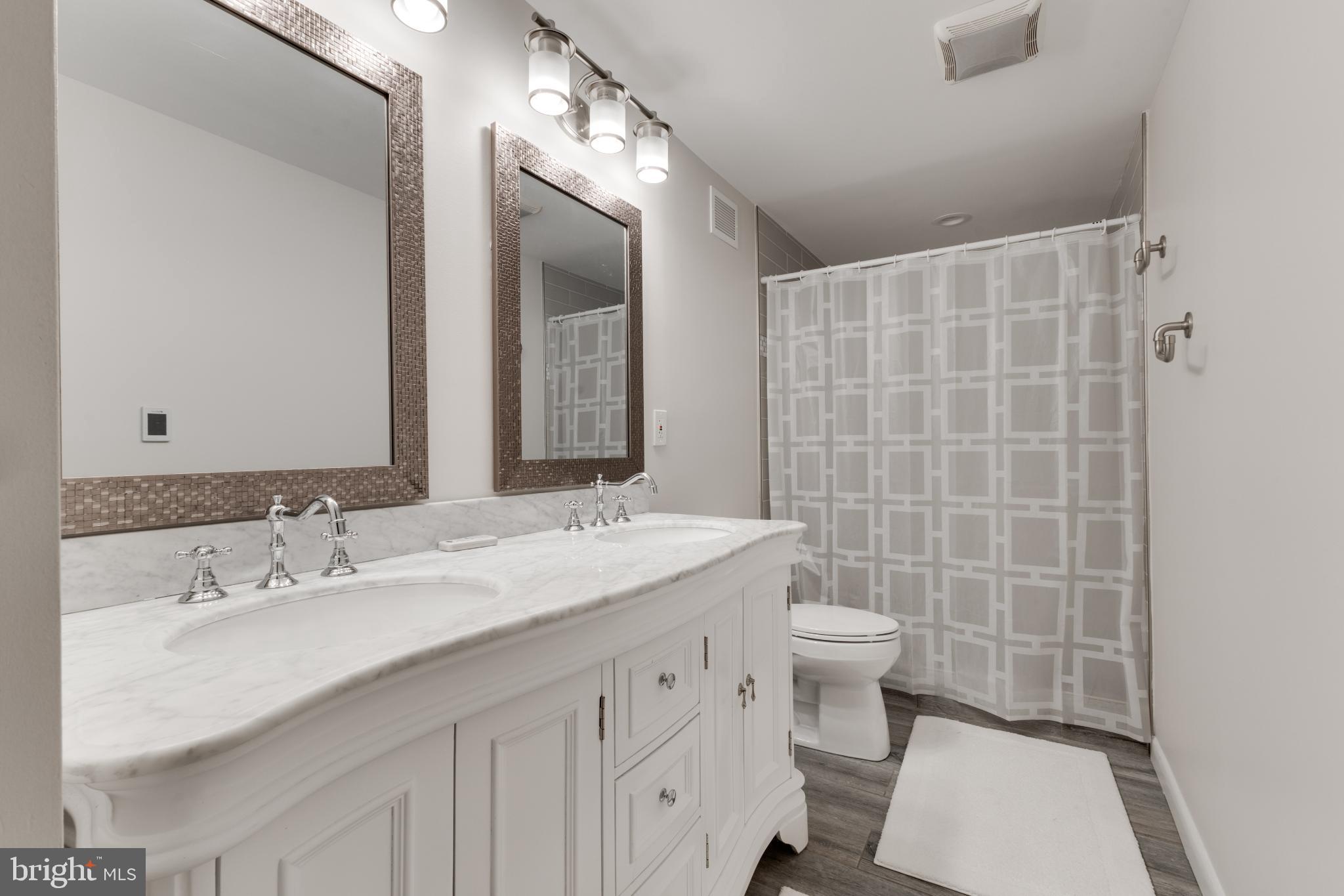 LAKE RIDGE - Residential