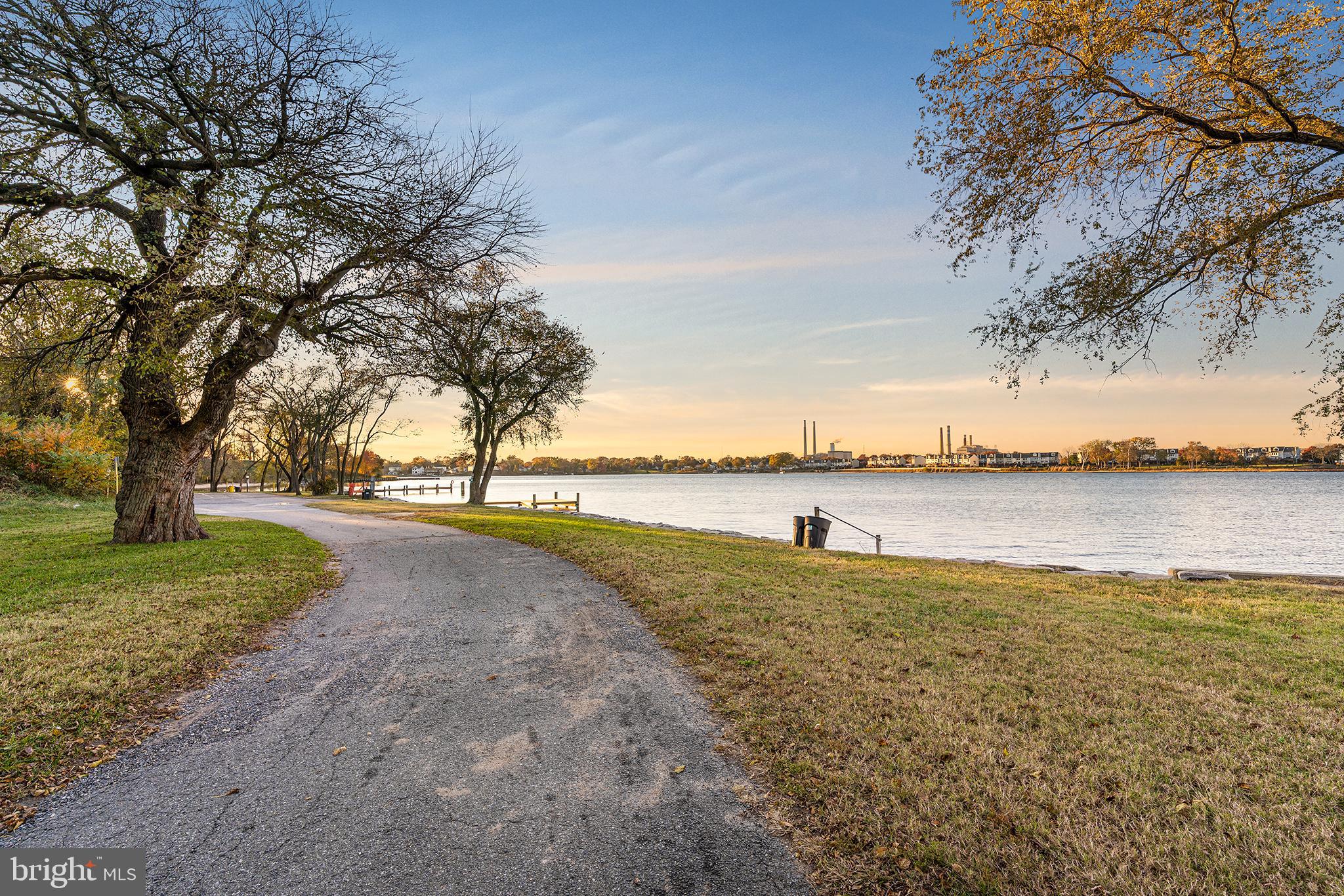 RIVIERA BEACH - Residential