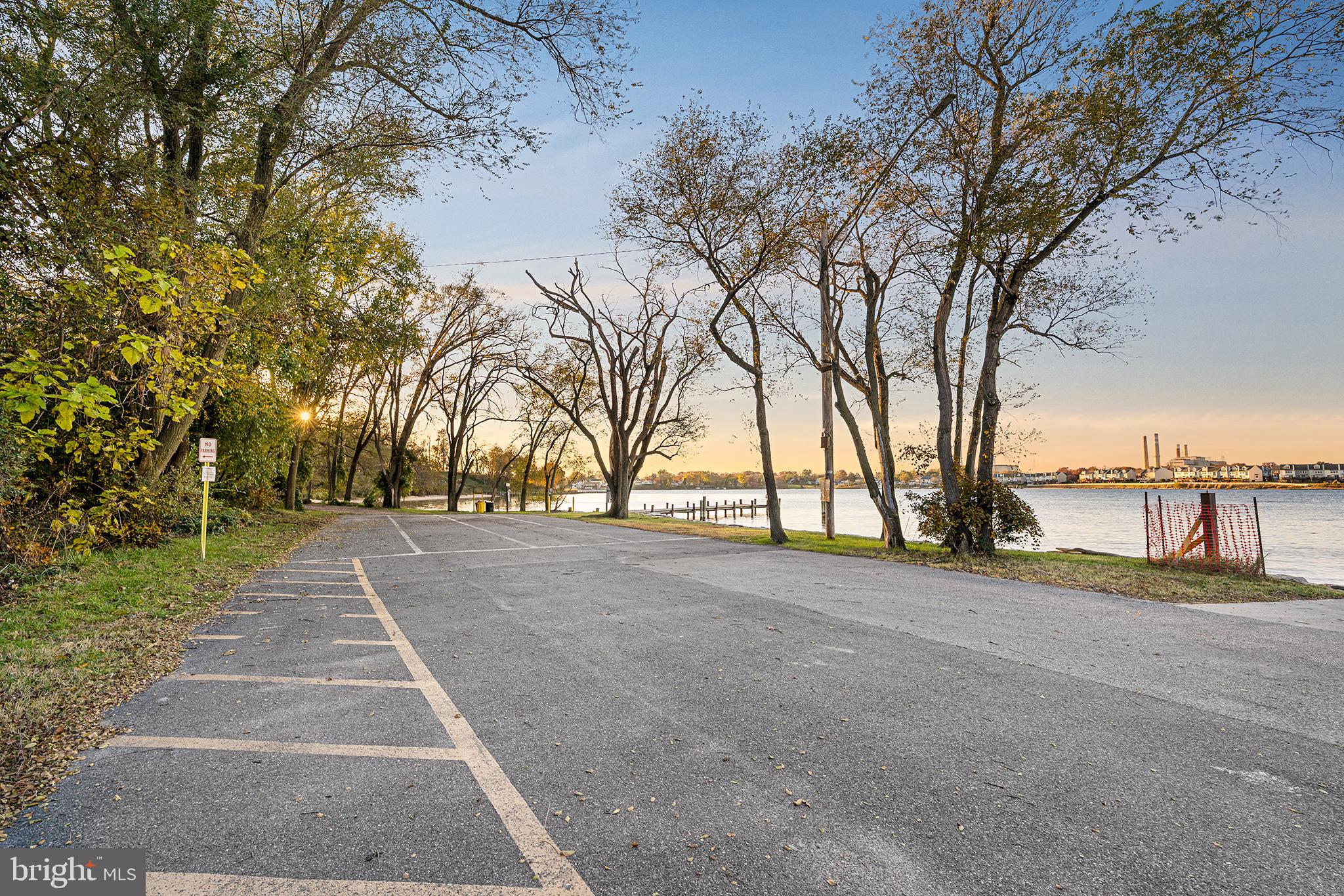 RIVIERA BEACH - Residential