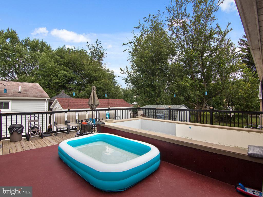 RANDALLWOOD - Residential