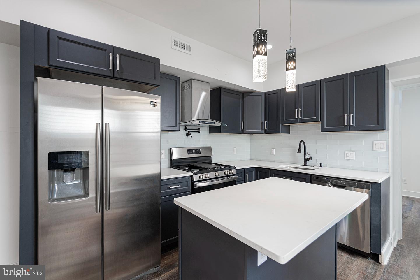 *Available 10/24*
This modern 2 bedroom, 2 bath apartment located in Point Breeze has all the amenities to make for comfortable living in the city. You’ll enjoy the convenience of a well-appointed kitchen, complete with a gas range stove, refrigerator, dishwasher, pristine white tile backsplash, and sleek black cabinetry. The granite countertop island is ideal for hosting guests or preparing meals for yourself. Each bedroom is easily accessible from the kitchen and features ample storage options as well as tall windows that allow for abundant natural light. Other features include central air and in-unit laundry making this unit a definite must see!
Lease Terms: Generally, 1st month, and 1 month security deposit due at, or prior to, lease signing. Other terms may be required by Landlord such as last month’s rent upfront. $65 application fee per applicant. Tenants are responsible for: electricity, gas (if applicable), cable/internet and $10/mo technology fee. Water is a flat monthly fee of $75. Additional fees or requirements may be applicable for units with Homeowners or Condo Associations. Landlord Requirements: Applicants to make 3x the monthly rent in verifiable gross income, credit history to be considered, no evictions within the past 5 years, and must have a verifiable rental history with on-time rental payments. Exceptions to this criteria may exist under the law and will be considered. Cosigners will be considered.
*Sorry, no pets