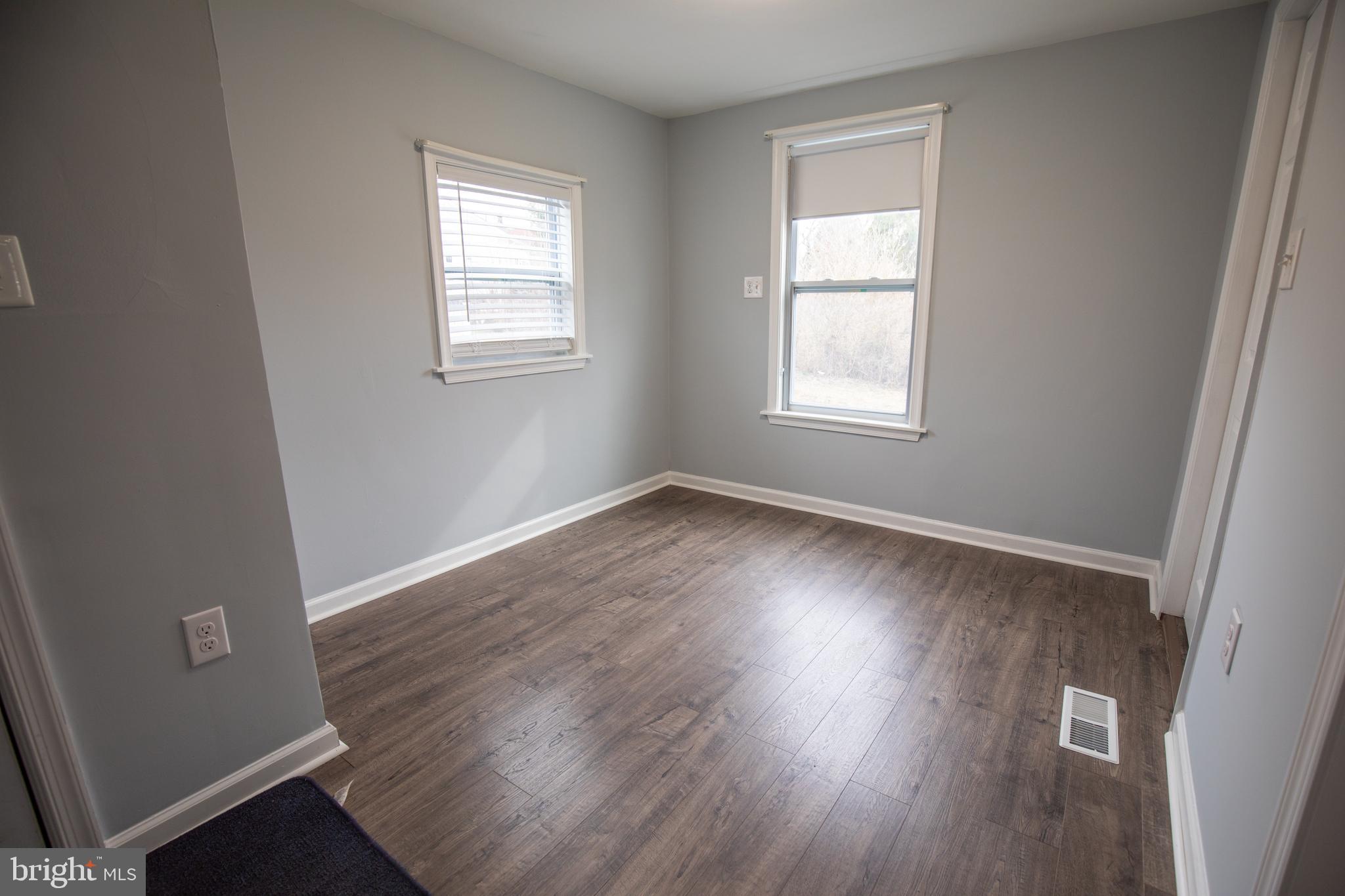 CHARLES TOWN - Residential