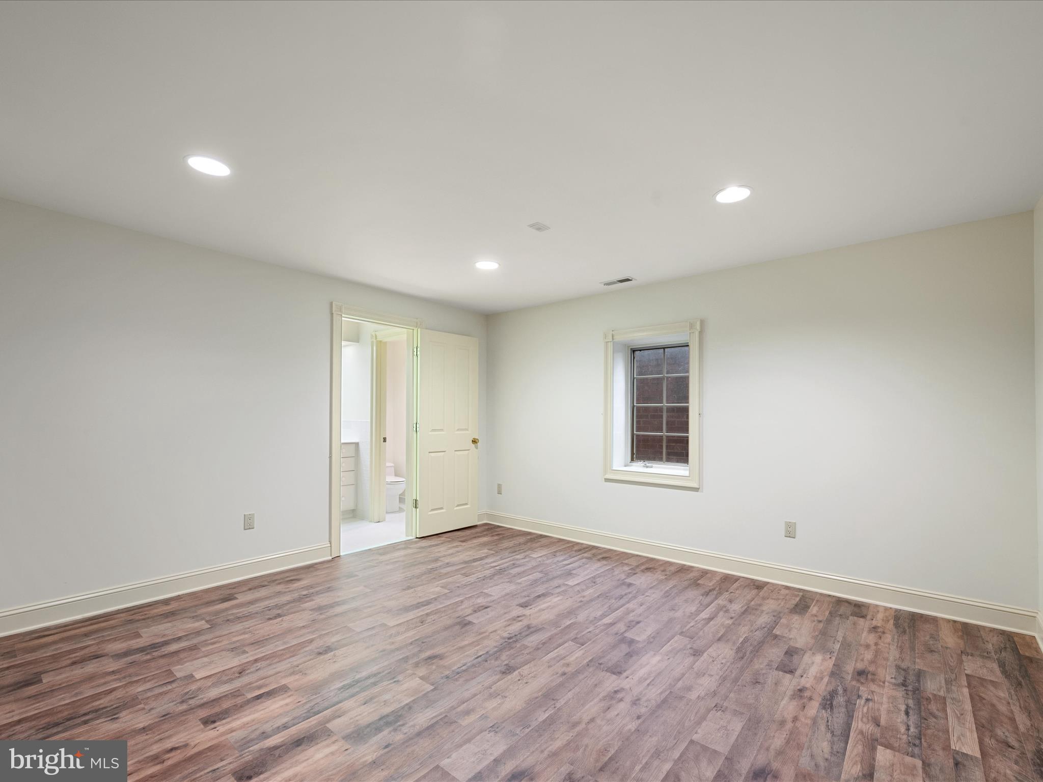 MEADOWBRANCH MEWS - Residential