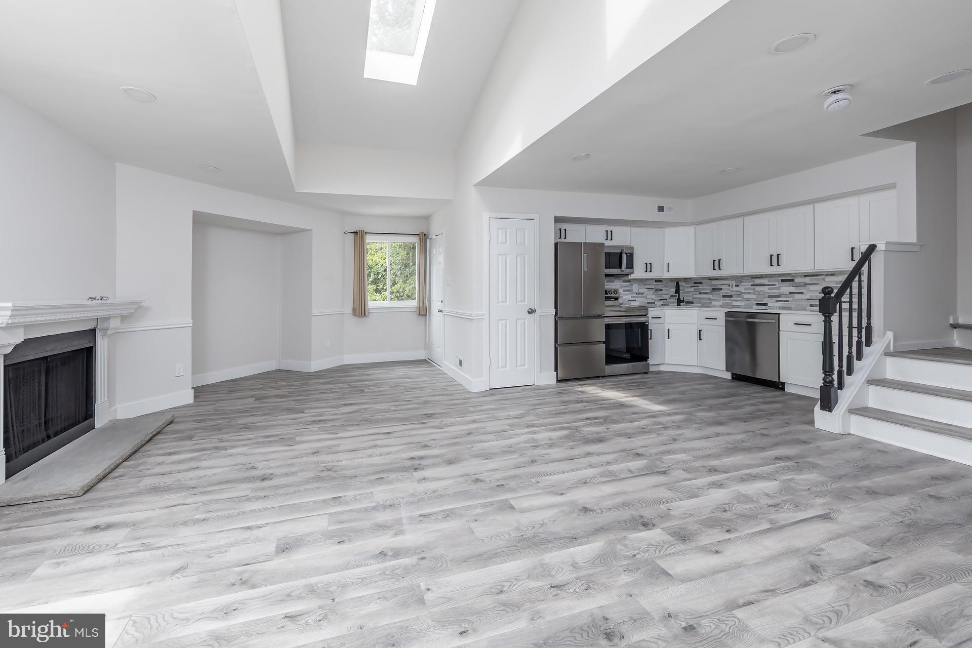 1004 BERWYCK COURT