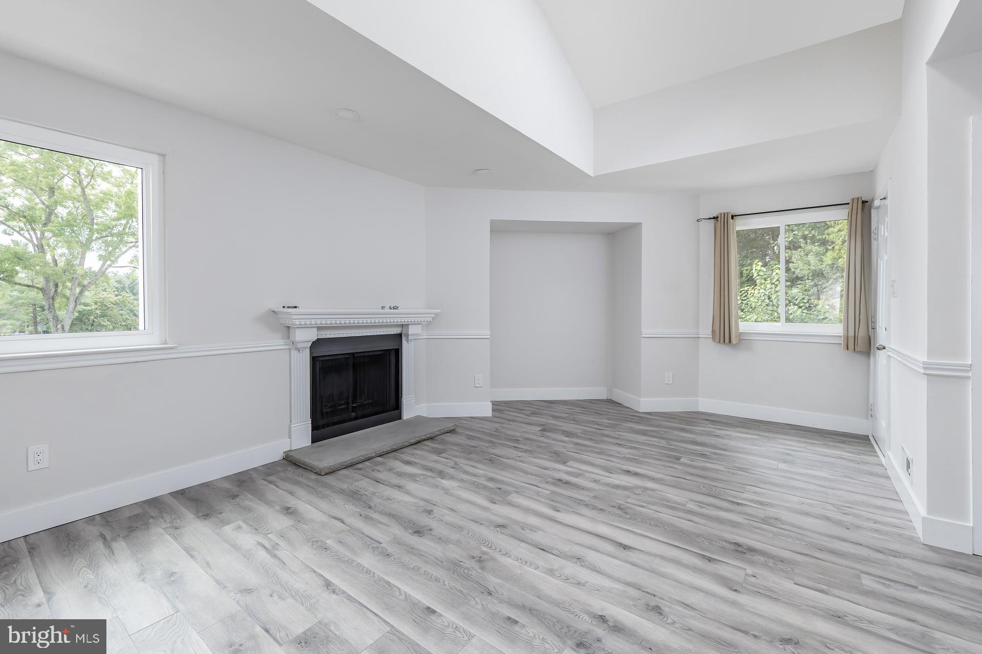 1004 BERWYCK COURT