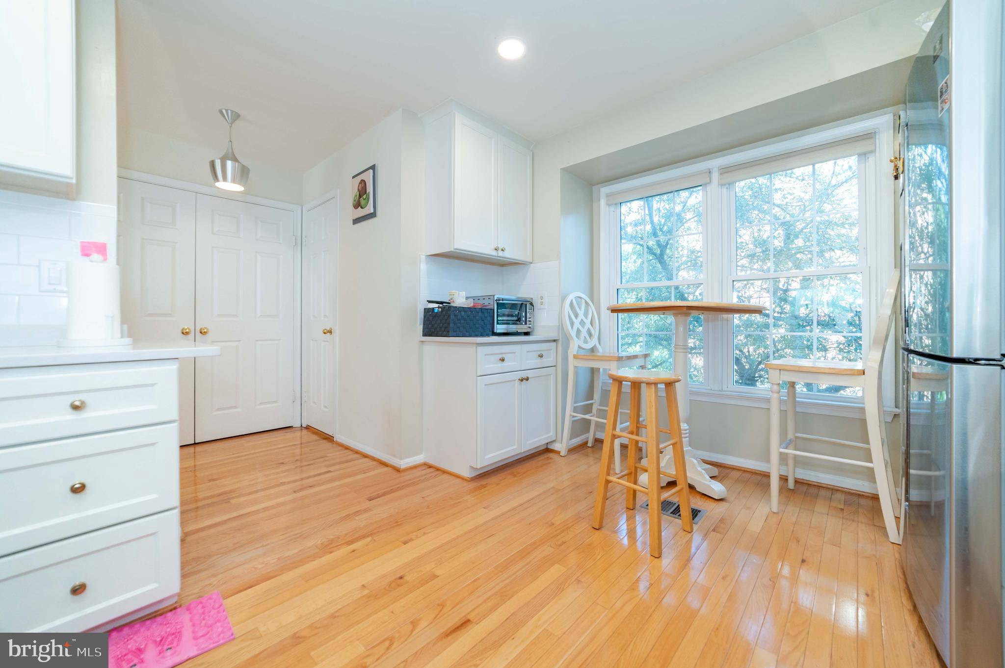 CENTER TERRACE - Residential Lease