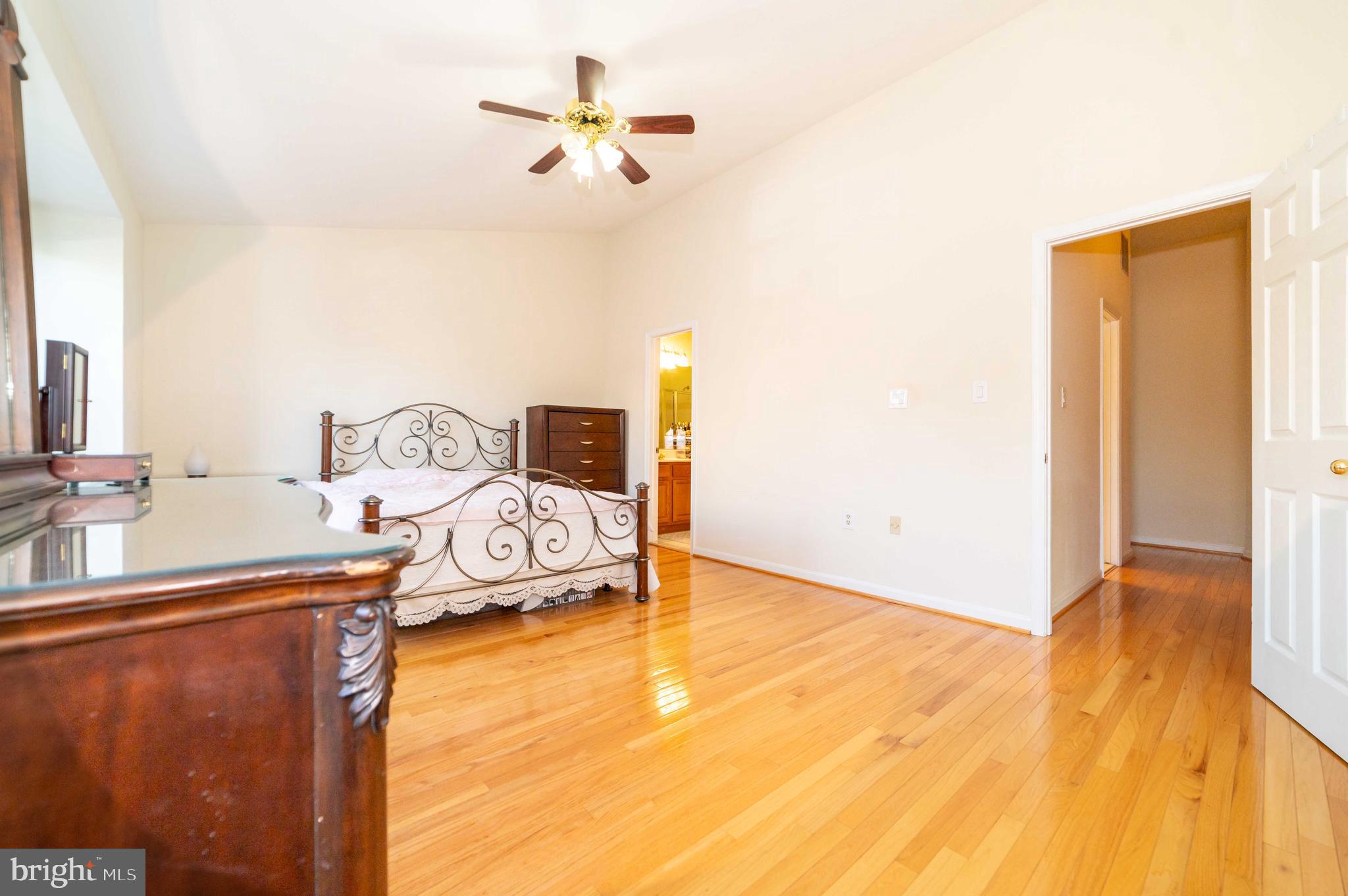 CENTER TERRACE - Residential Lease