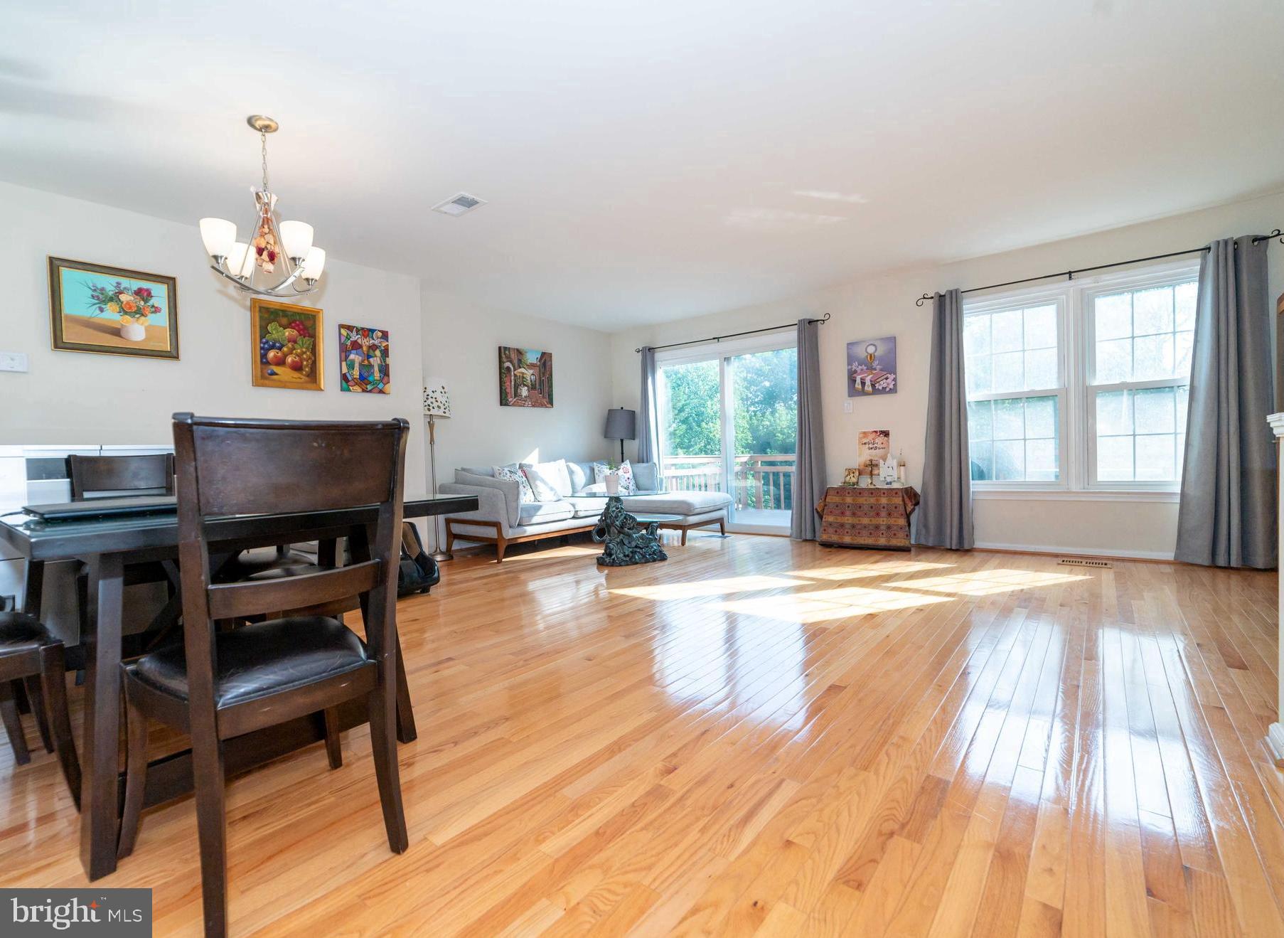 CENTER TERRACE - Residential Lease