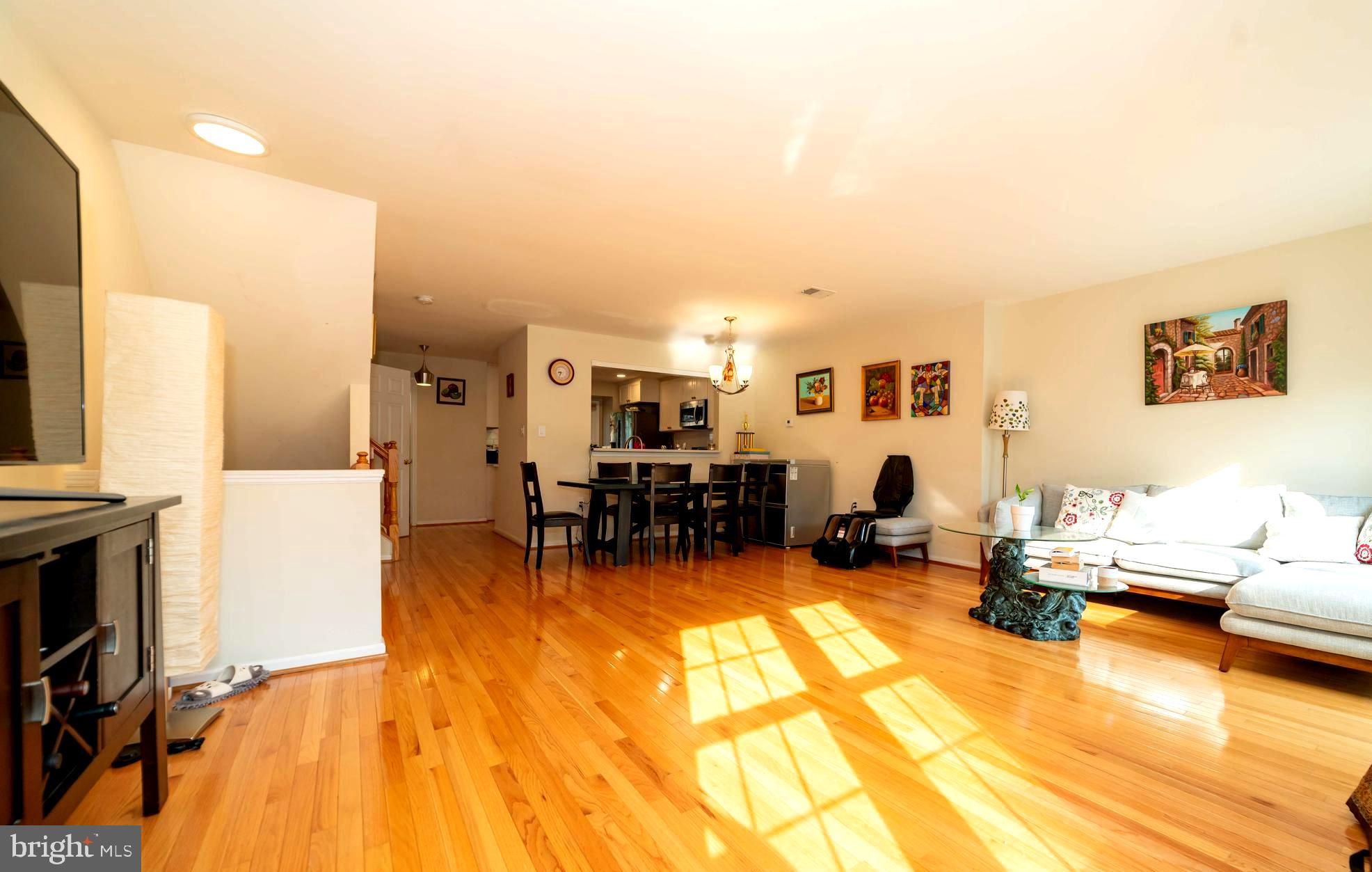 CENTER TERRACE - Residential Lease