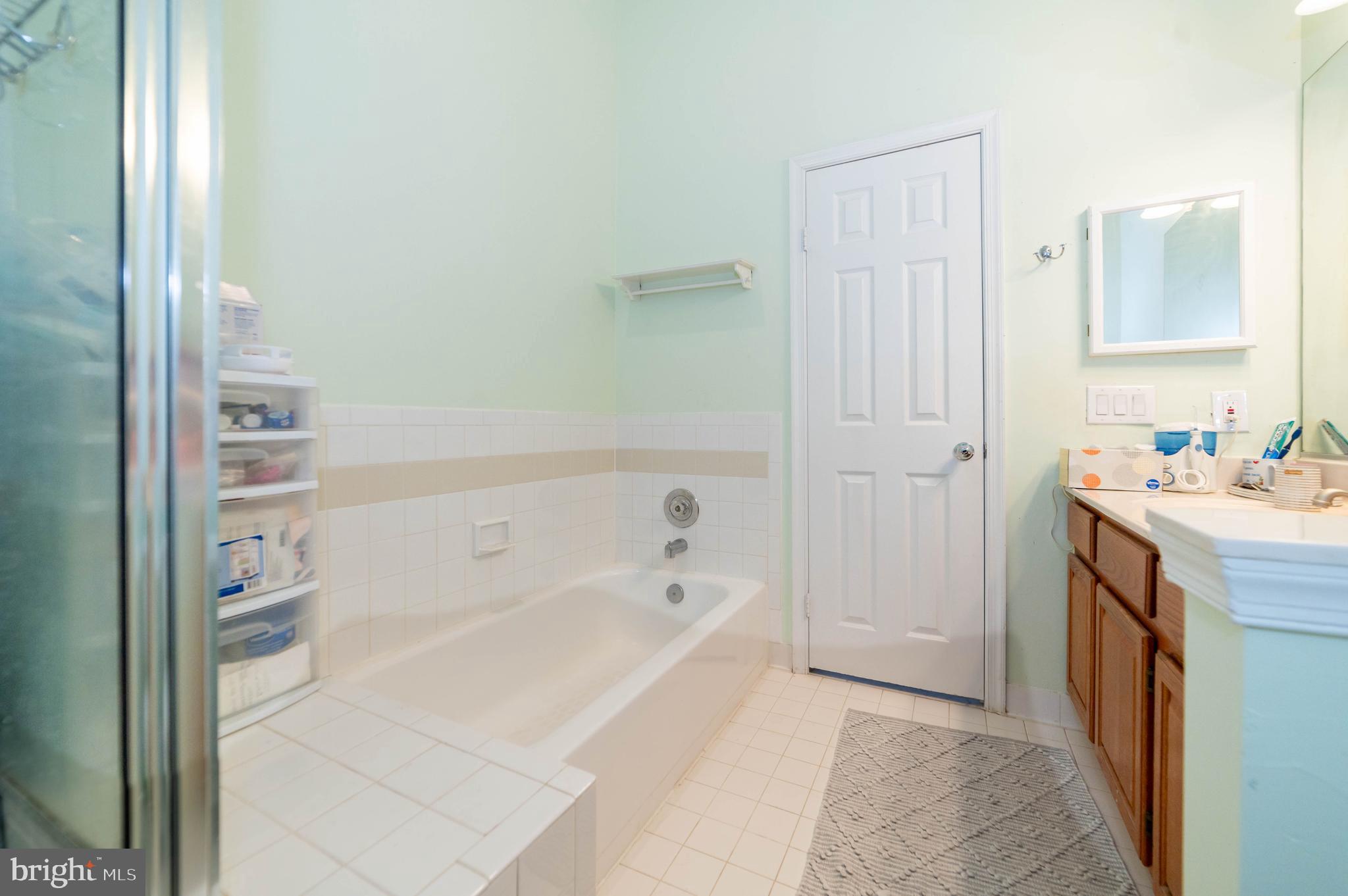 CENTER TERRACE - Residential Lease