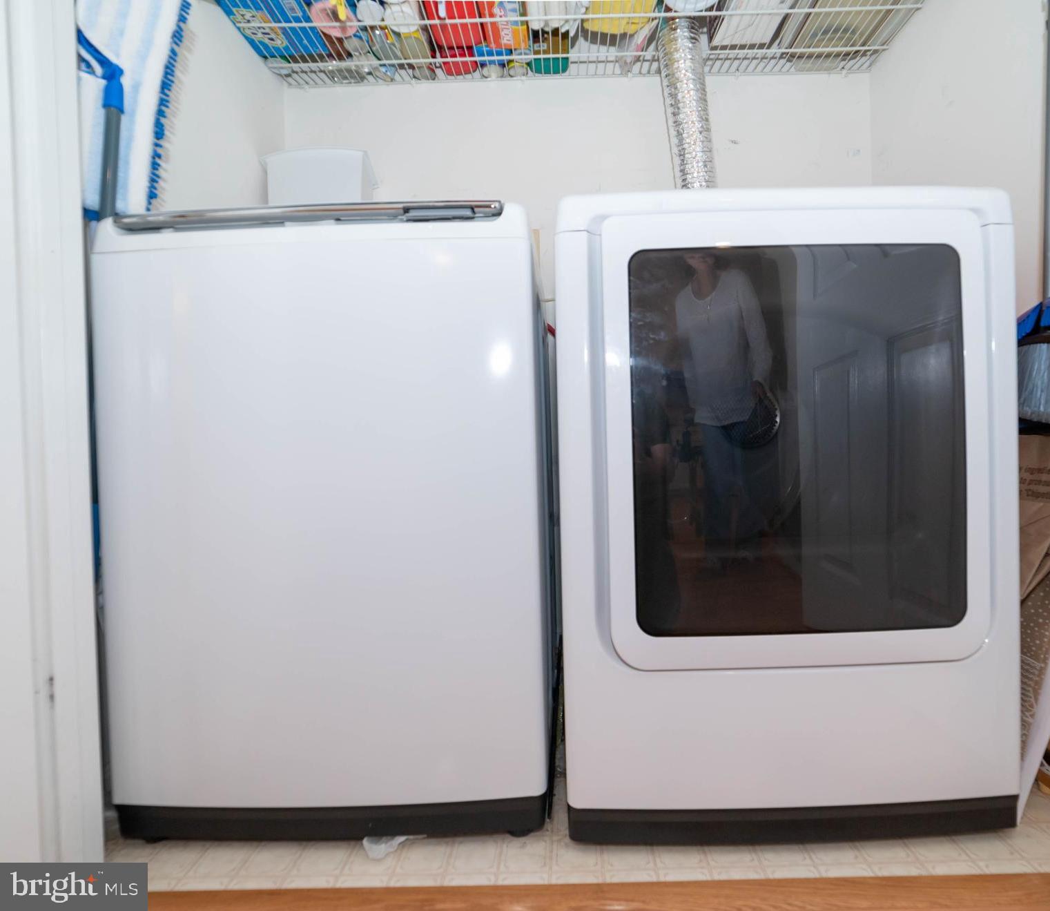 CENTER TERRACE - Residential Lease