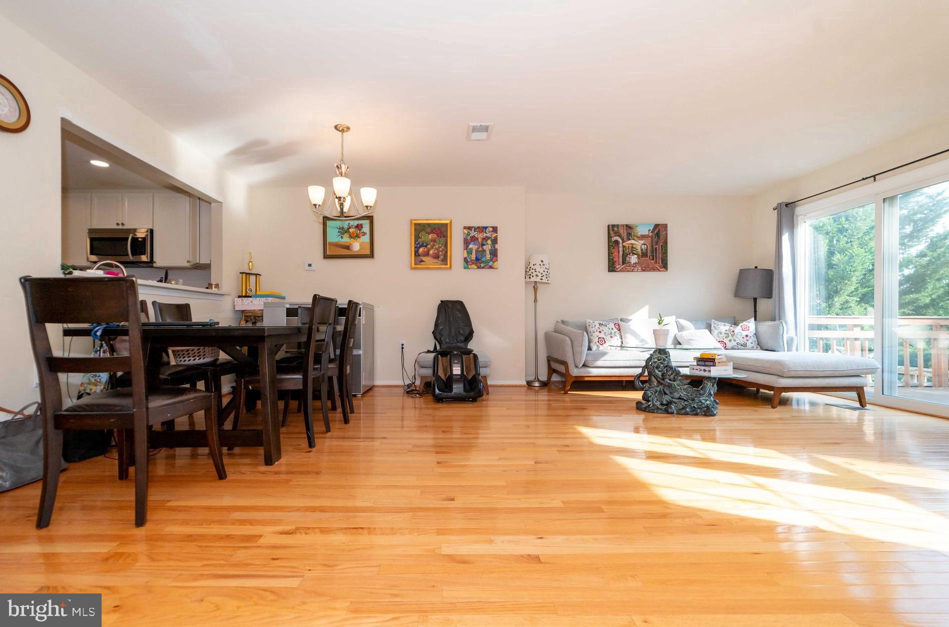 CENTER TERRACE - Residential Lease