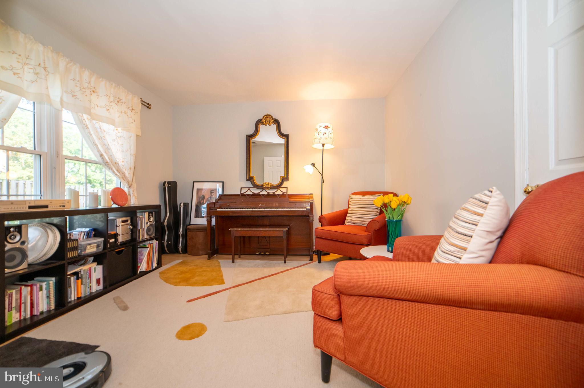 CENTER TERRACE - Residential Lease