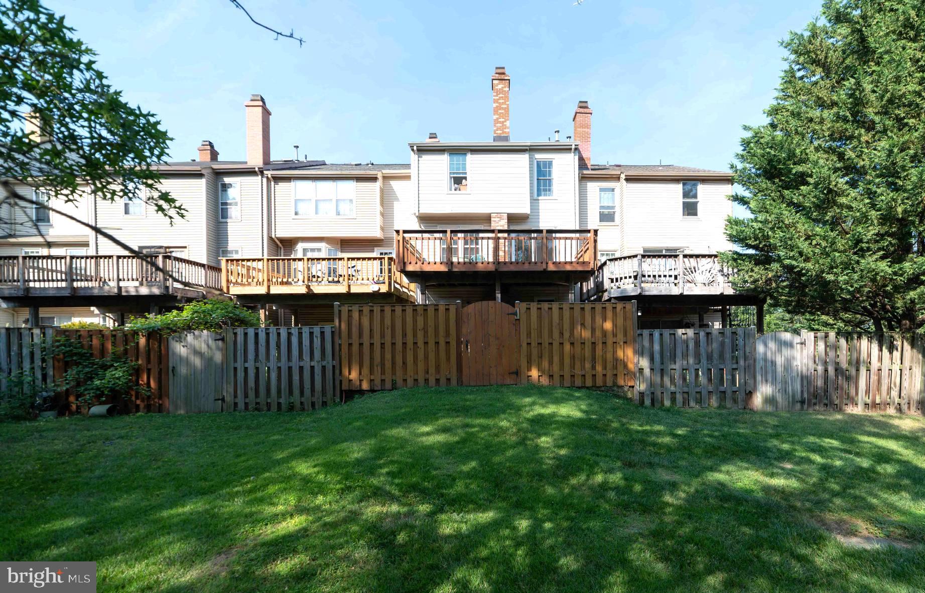 CENTER TERRACE - Residential Lease