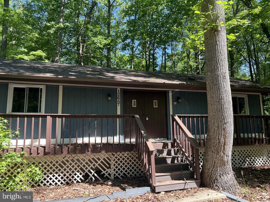 Available for rent!!!! 3 bedrooms 2.5 baths in the ranch club! its a perfect starter home! The main floor offers an open concept, a primary bedroom that provides a stunning primary bathroom. The other bedroom on the main level offers plenty of natural light. The lower level offer a mostly finished living space, a full bathroom, a kitchen a bedroom space. It also includes access to the single-car garage. 
To qualify for this rental, the monthly household income must be a minimum of 3x the monthly rent, and all applicants' credit scores must be a minimum of 640