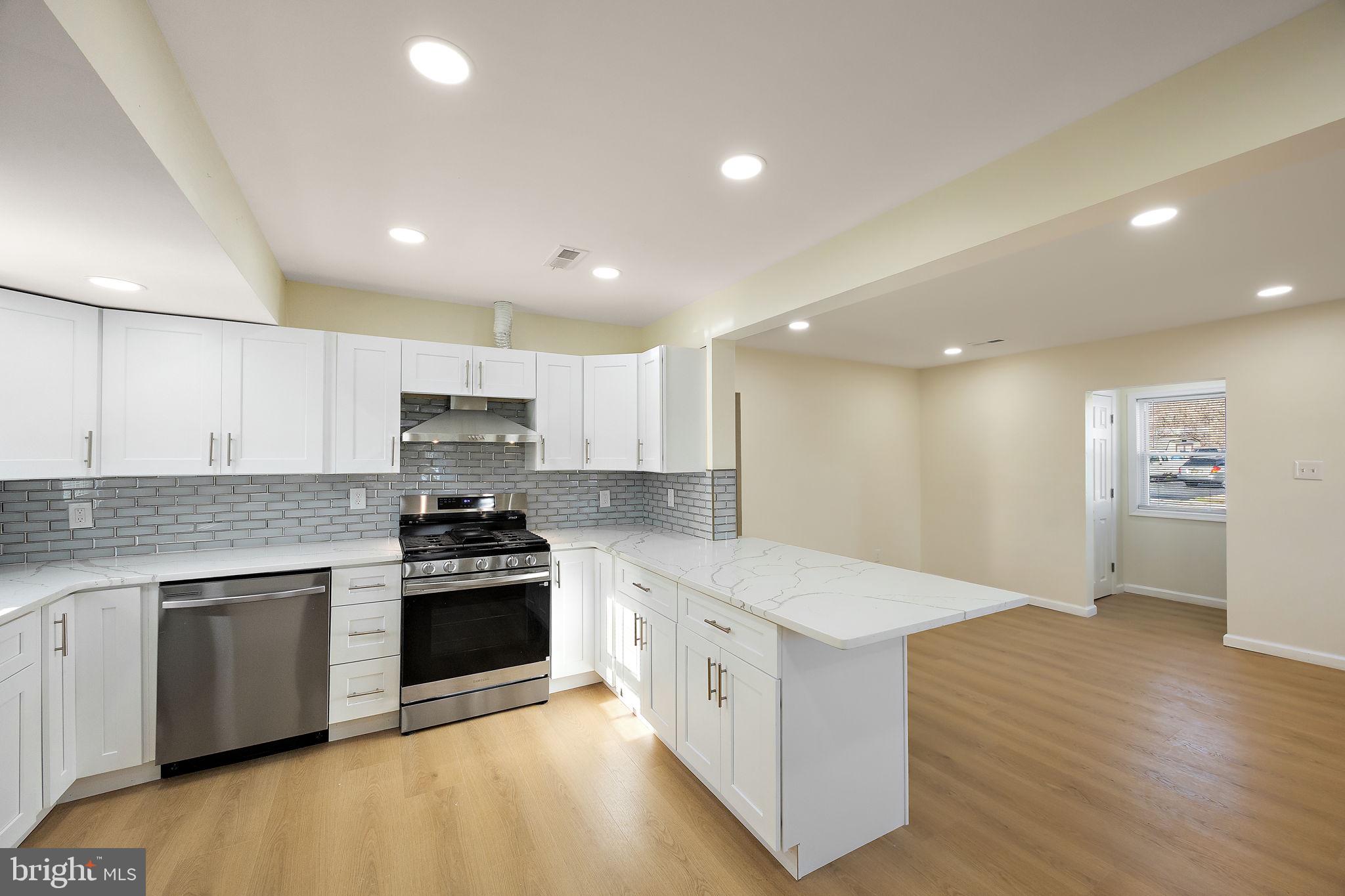 MANOR PARK - Residential