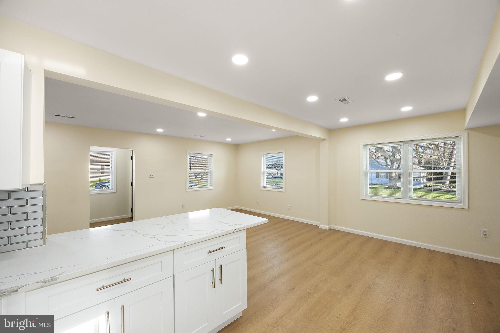 MANOR PARK - Residential