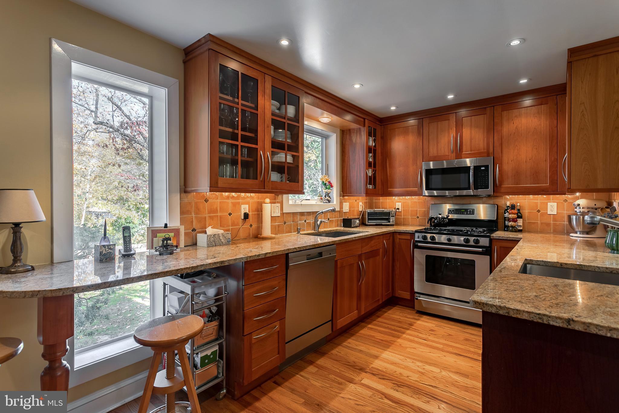 LYNNEWOOD GDNS - Residential