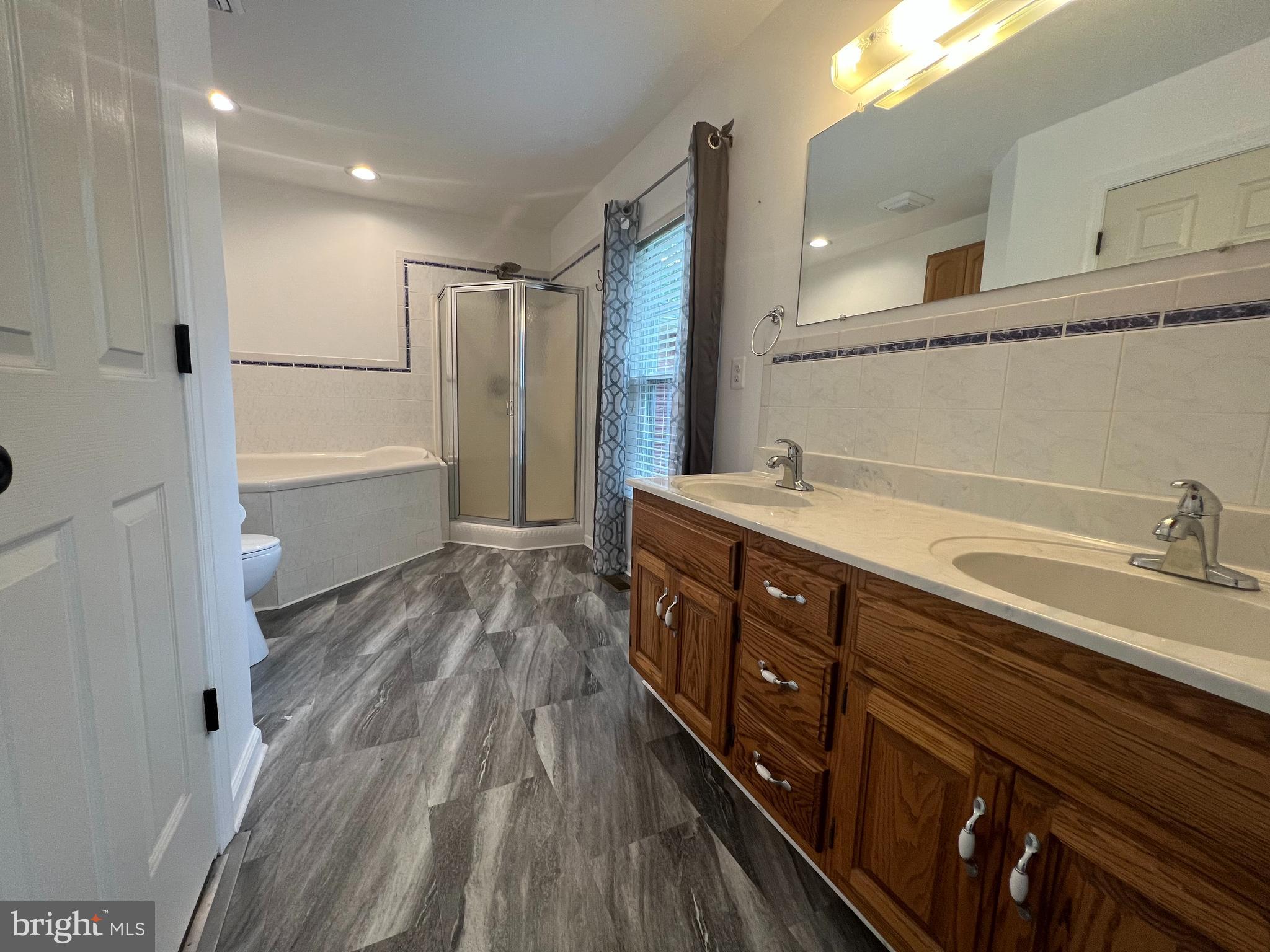 UPPER REDOUBT HEIGHTS - Residential