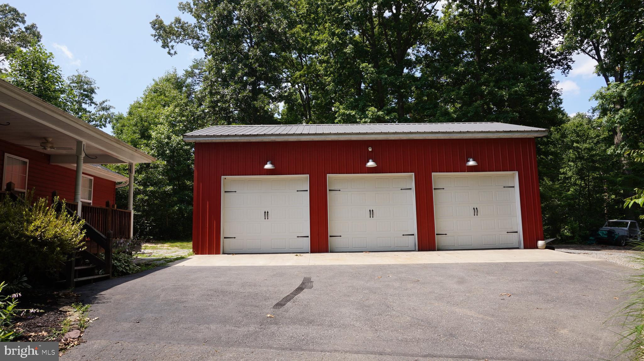 UPPER REDOUBT HEIGHTS - Residential