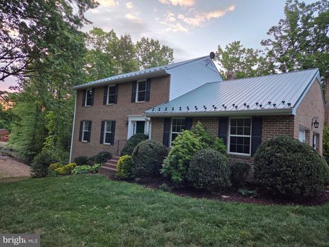 5099 COURTNEYS CORNER ROAD SUMERDUCK VA 22742