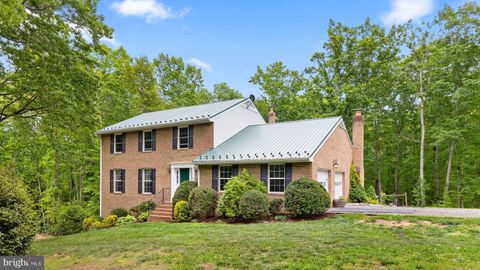 Homes For Sale - 5099 Courtneys Corner Road<br/> SUMERDUCK, VA 22742