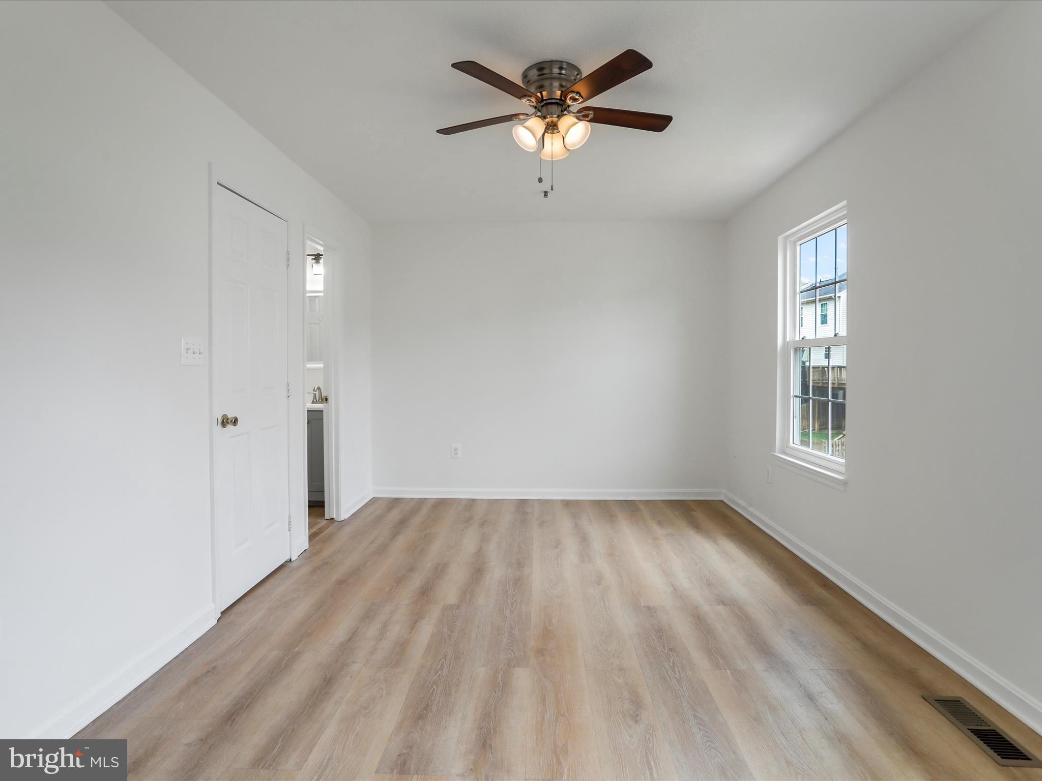 ROBINS GLENN - Residential