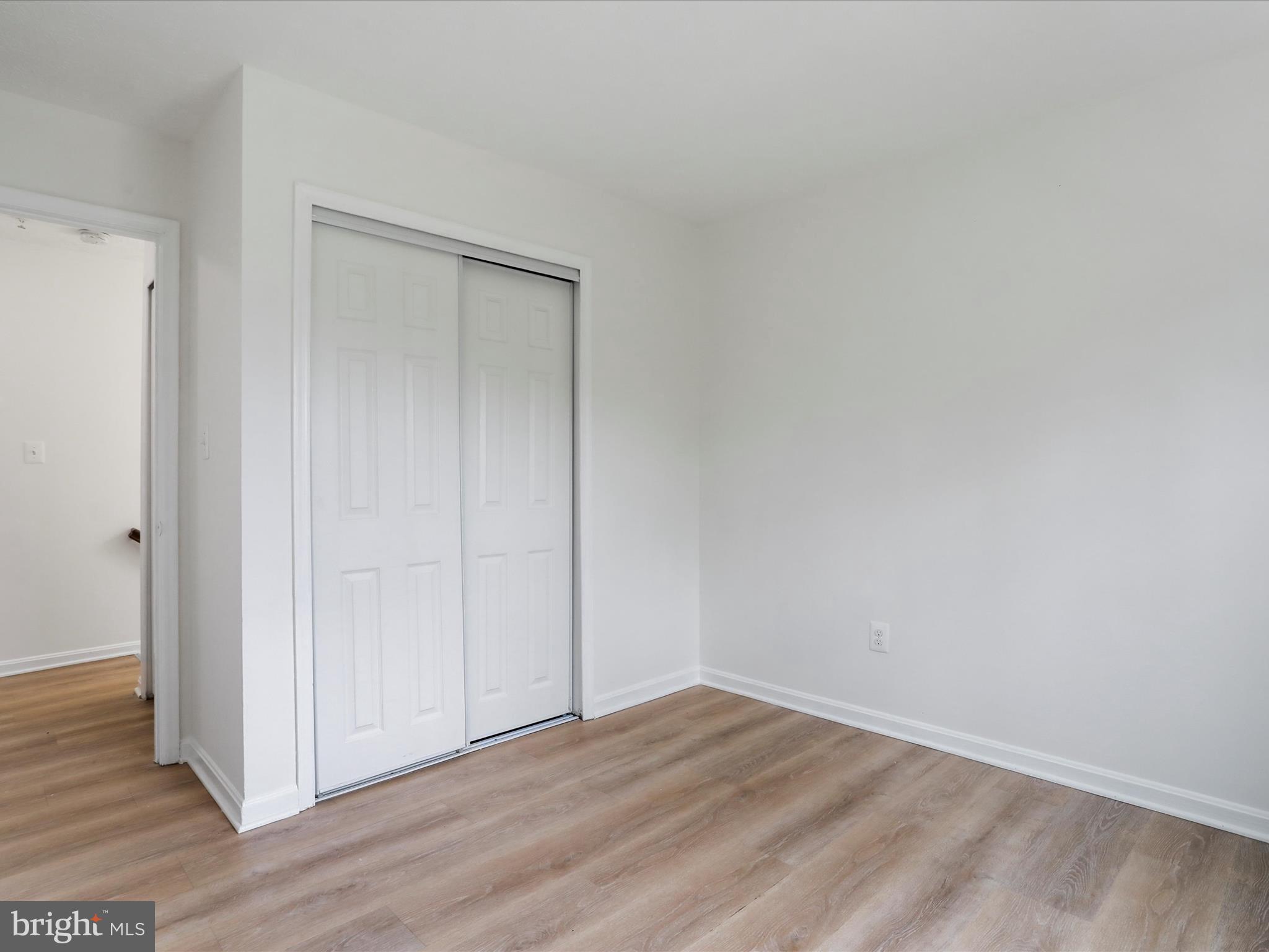 ROBINS GLENN - Residential