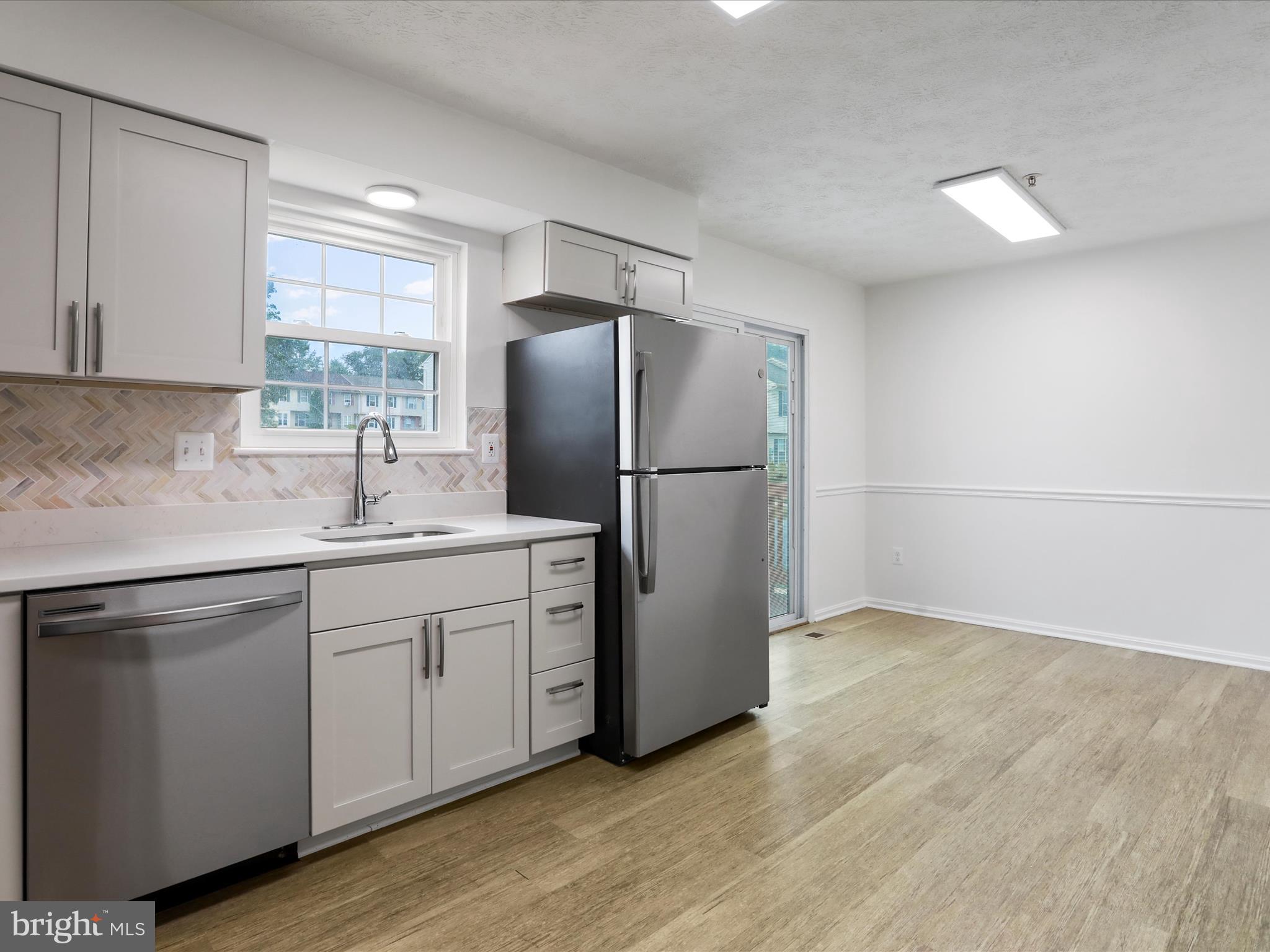 ROBINS GLENN - Residential