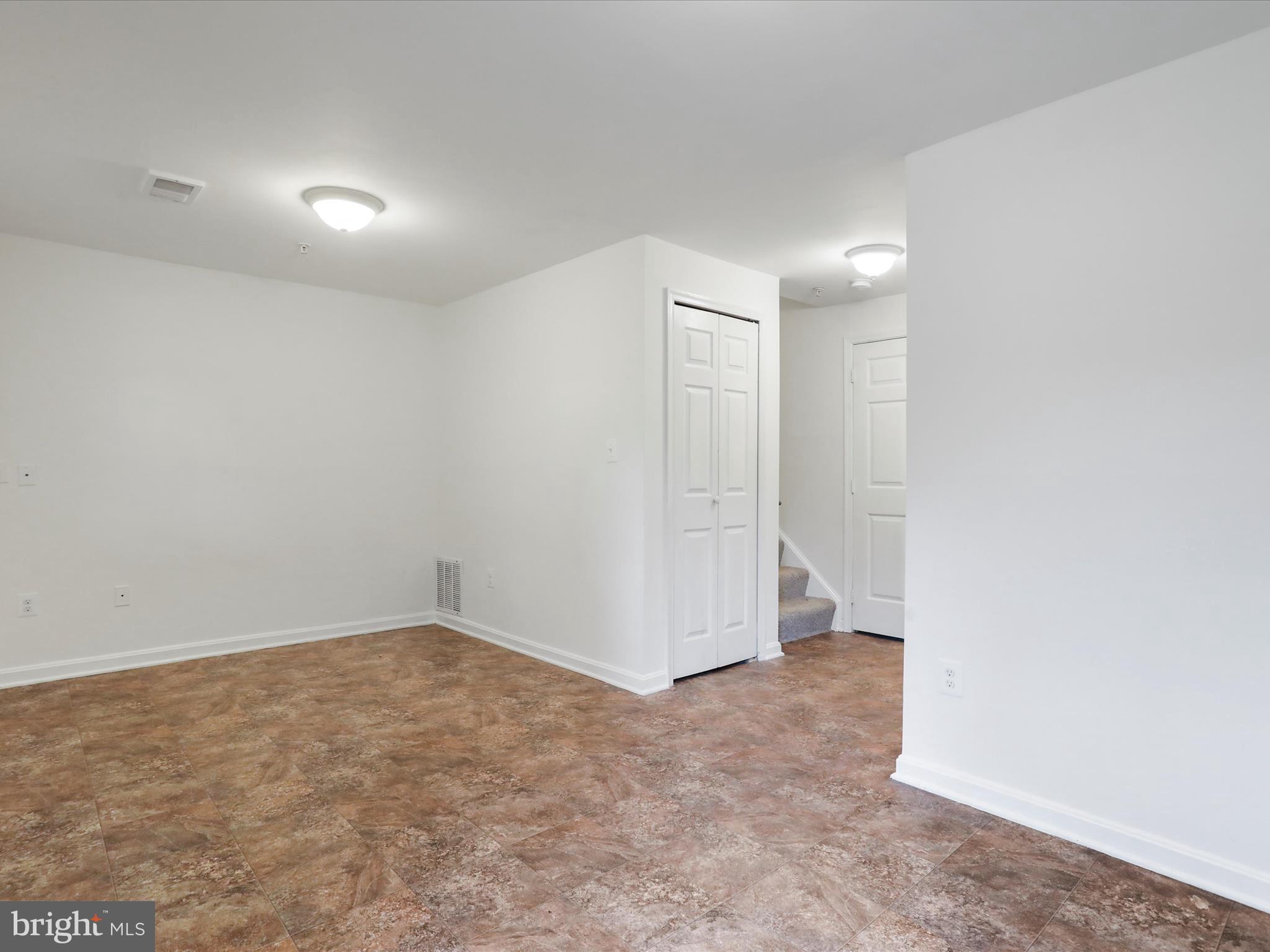 ROBINS GLENN - Residential