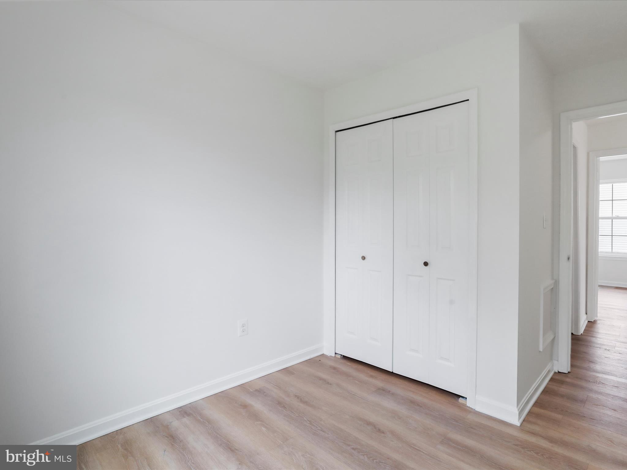 ROBINS GLENN - Residential