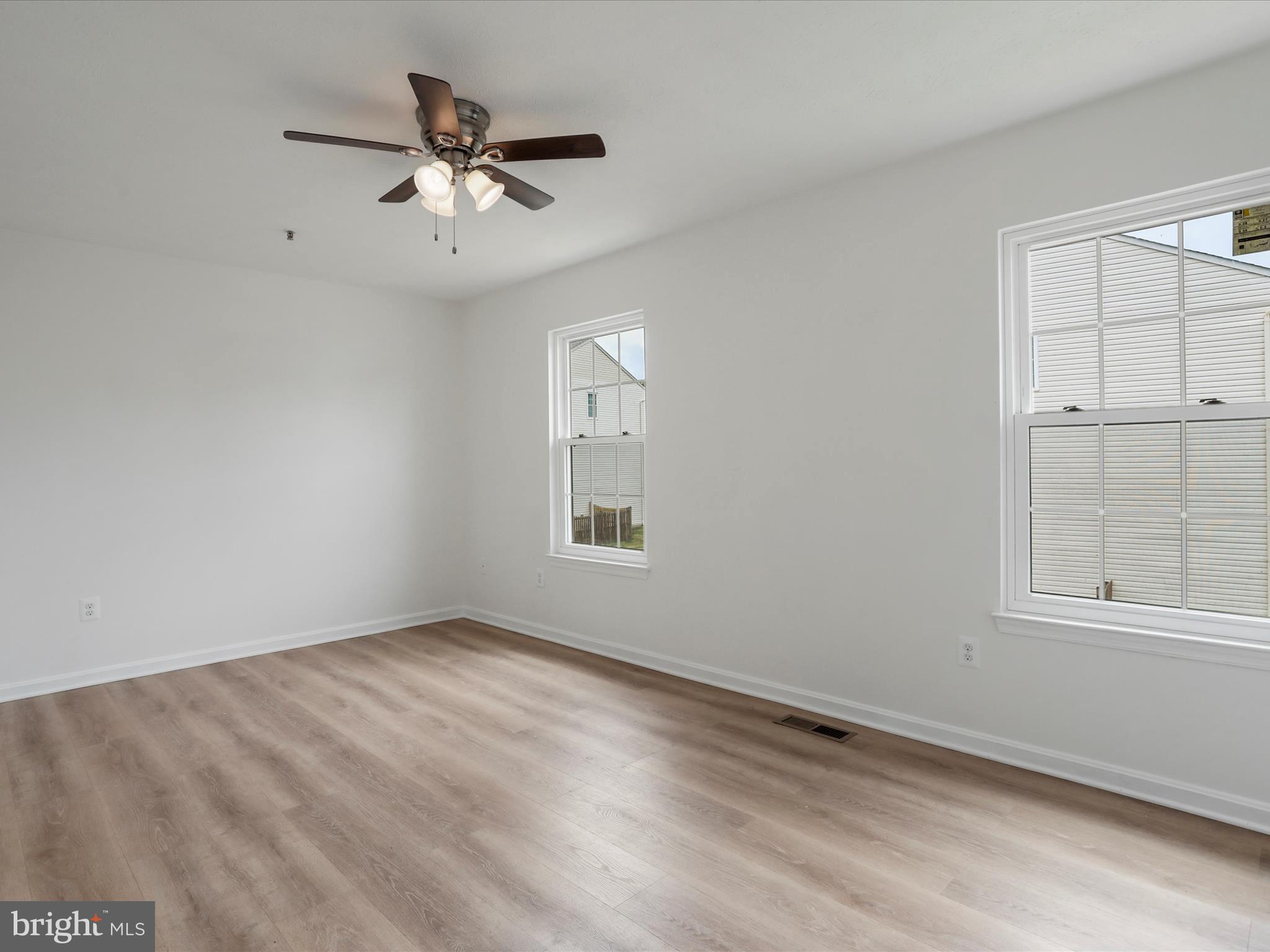 ROBINS GLENN - Residential