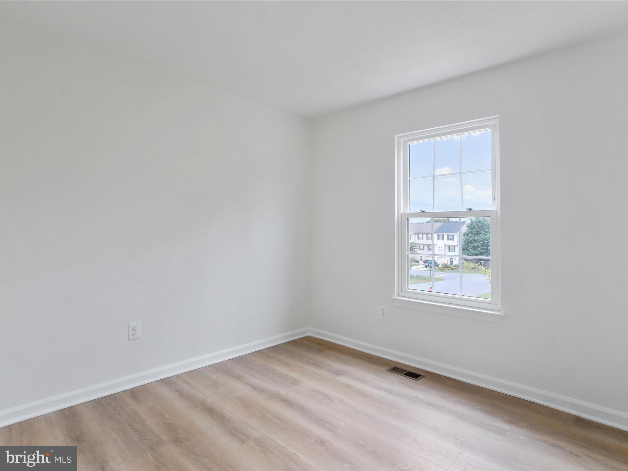 ROBINS GLENN - Residential