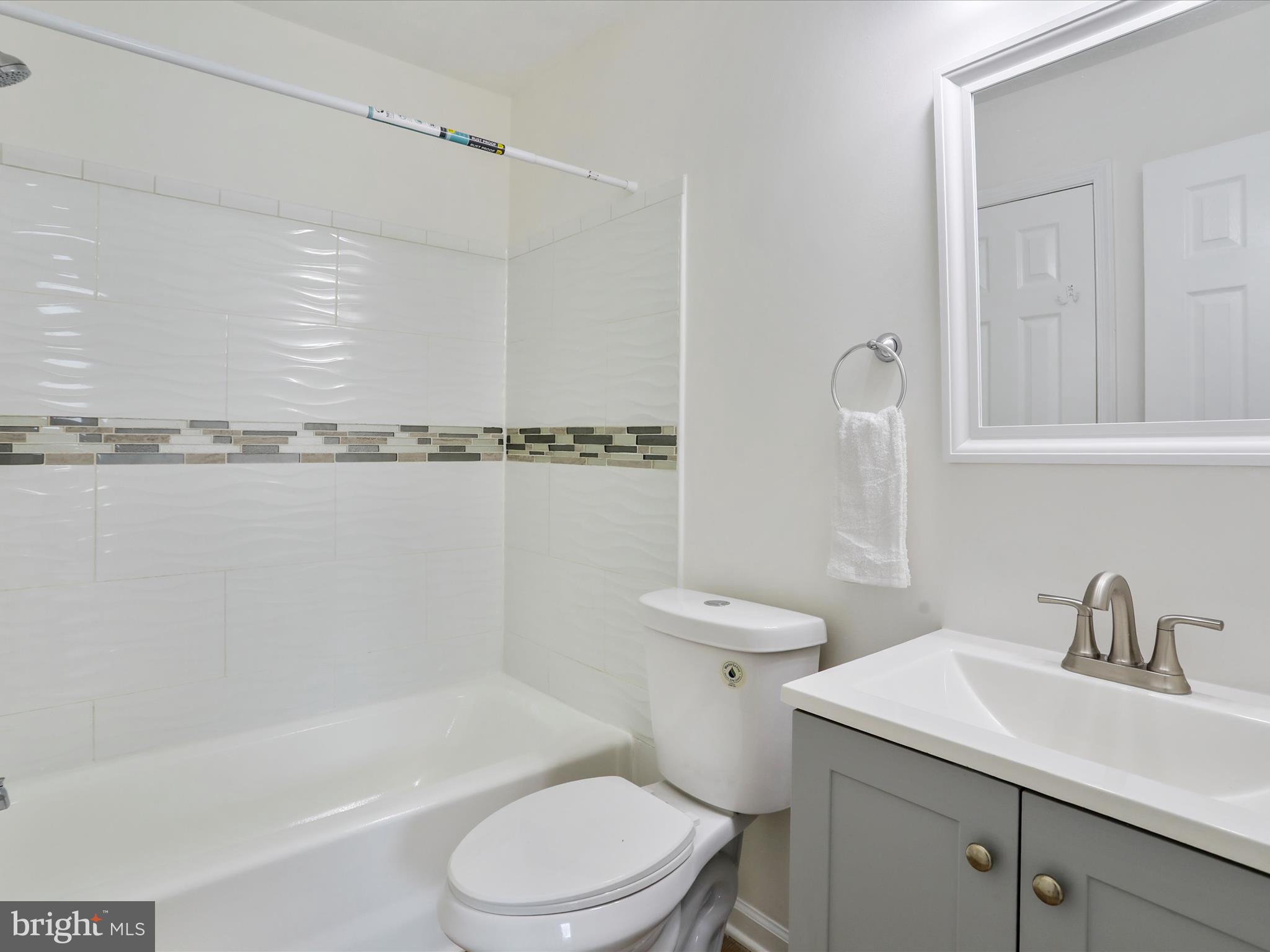 ROBINS GLENN - Residential