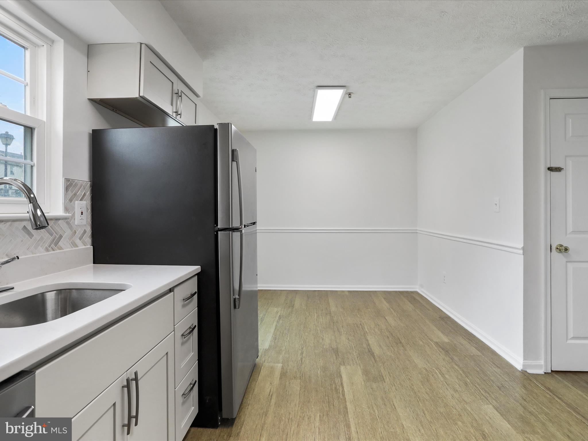 ROBINS GLENN - Residential