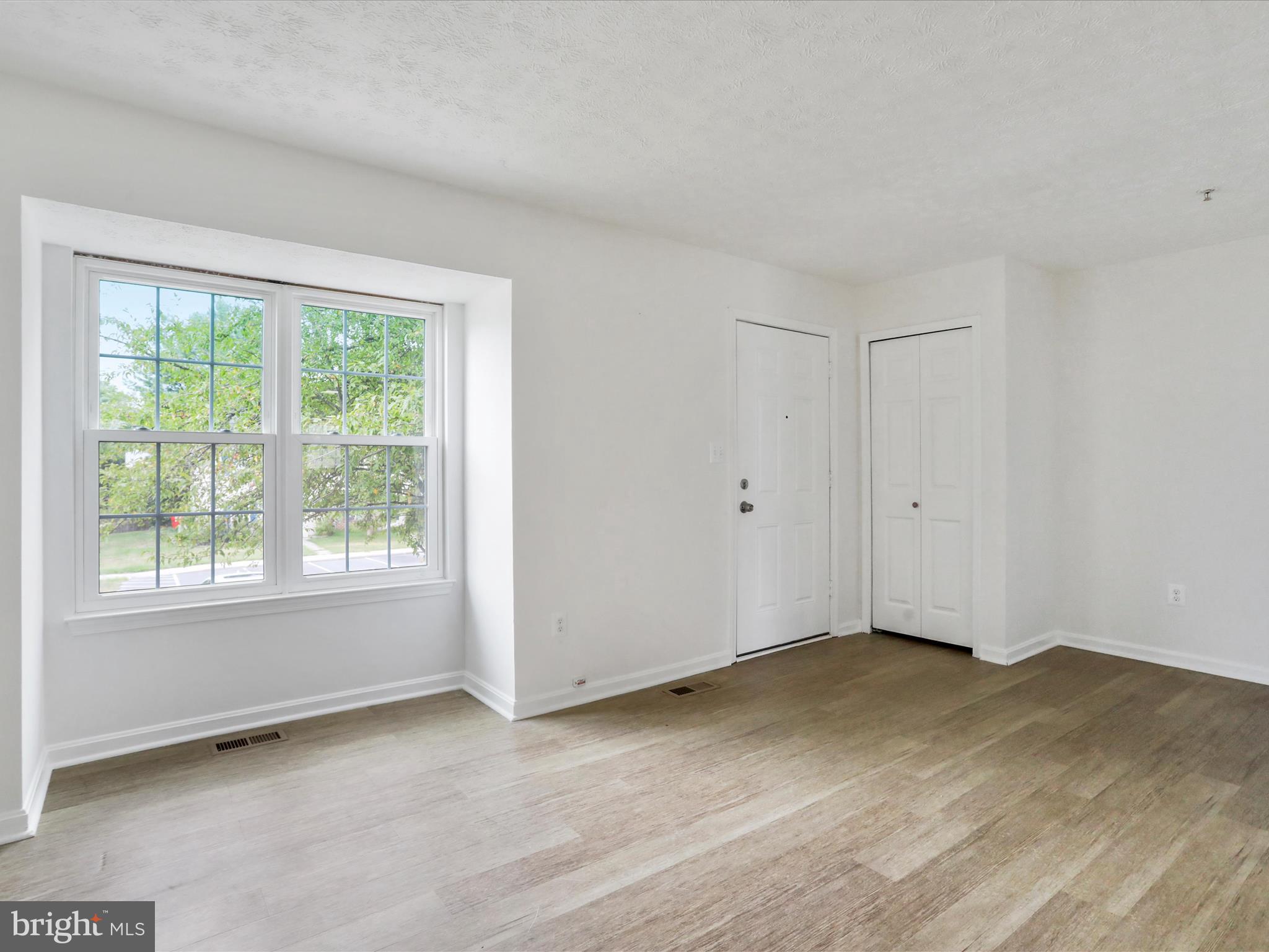 ROBINS GLENN - Residential