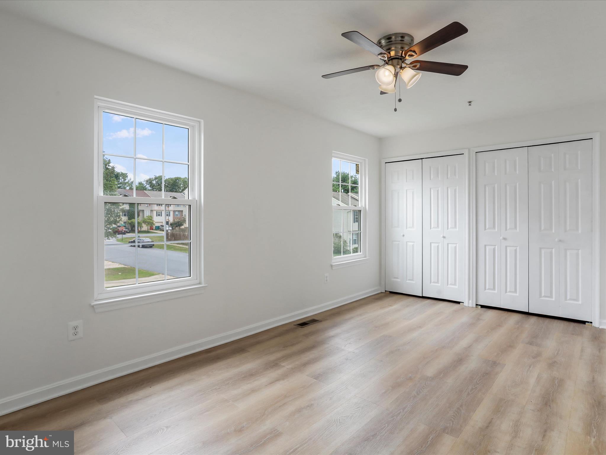 ROBINS GLENN - Residential