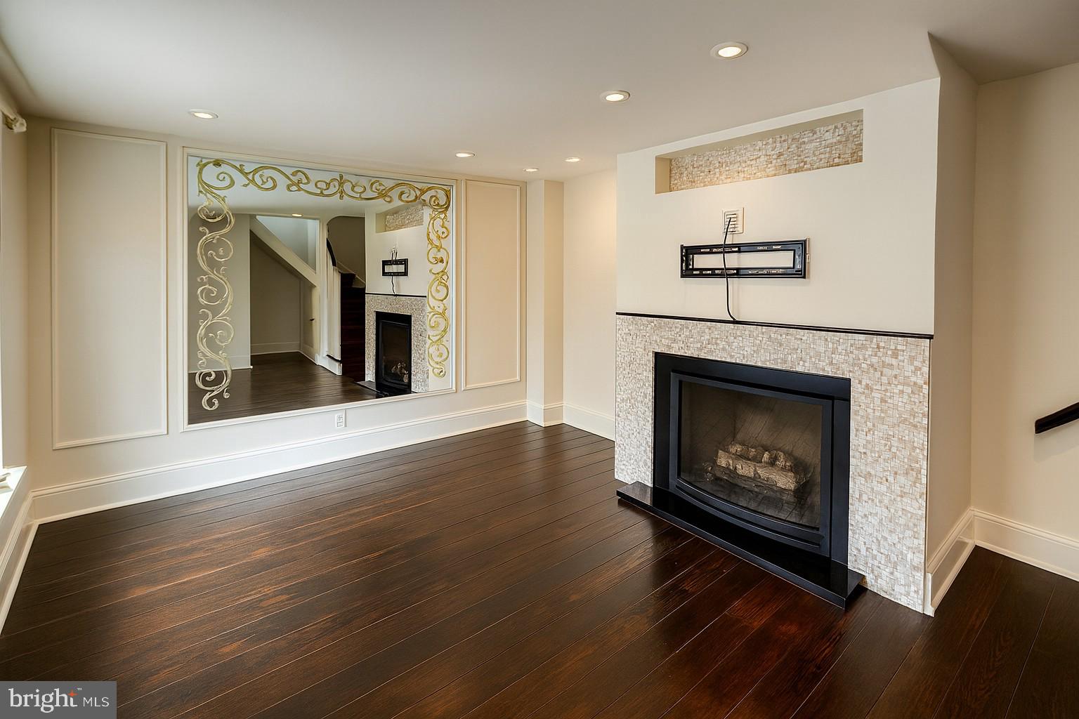 WASHINGTON SQ WEST - Residential