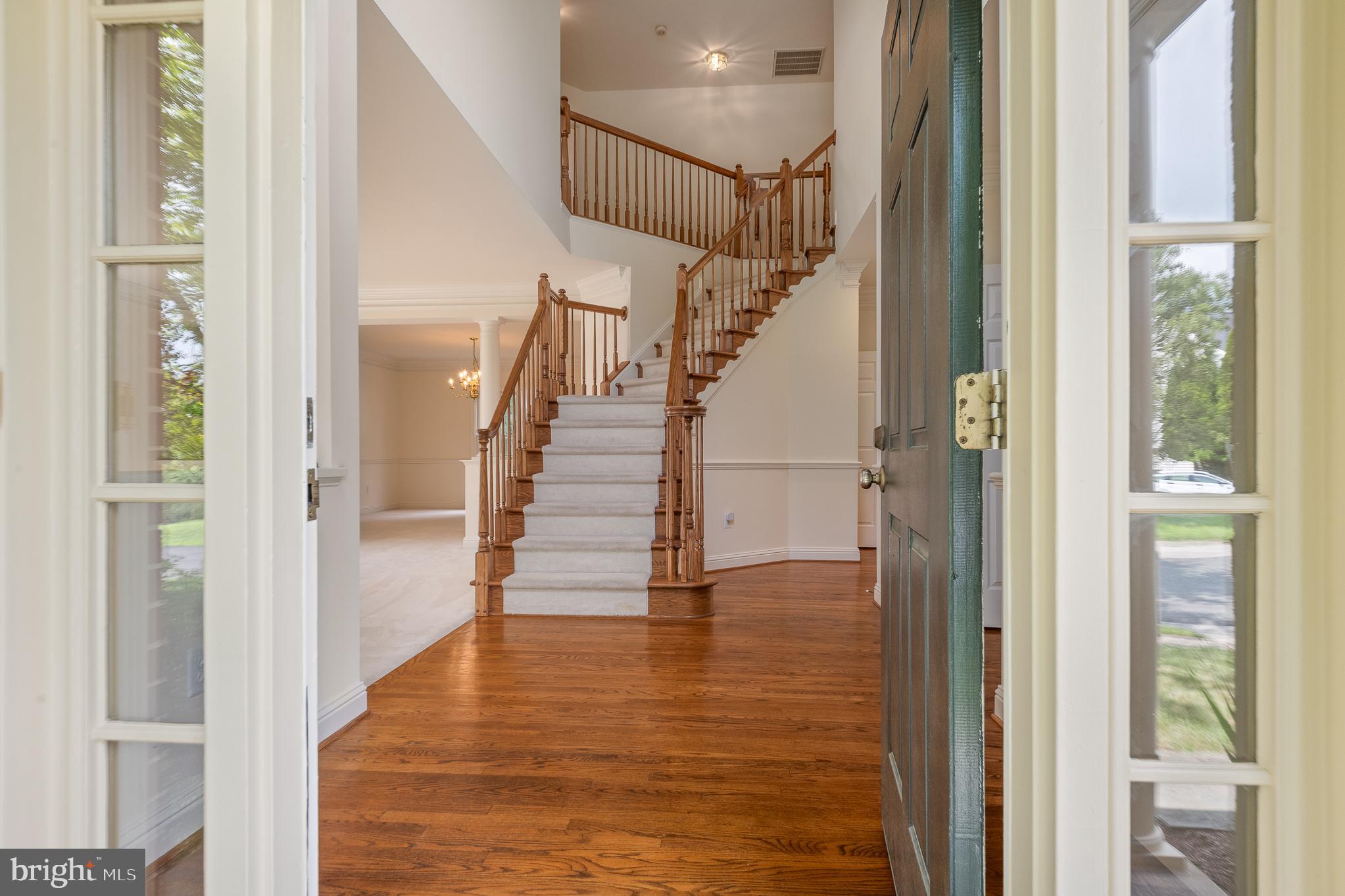 10604 MAPLECREST LANE