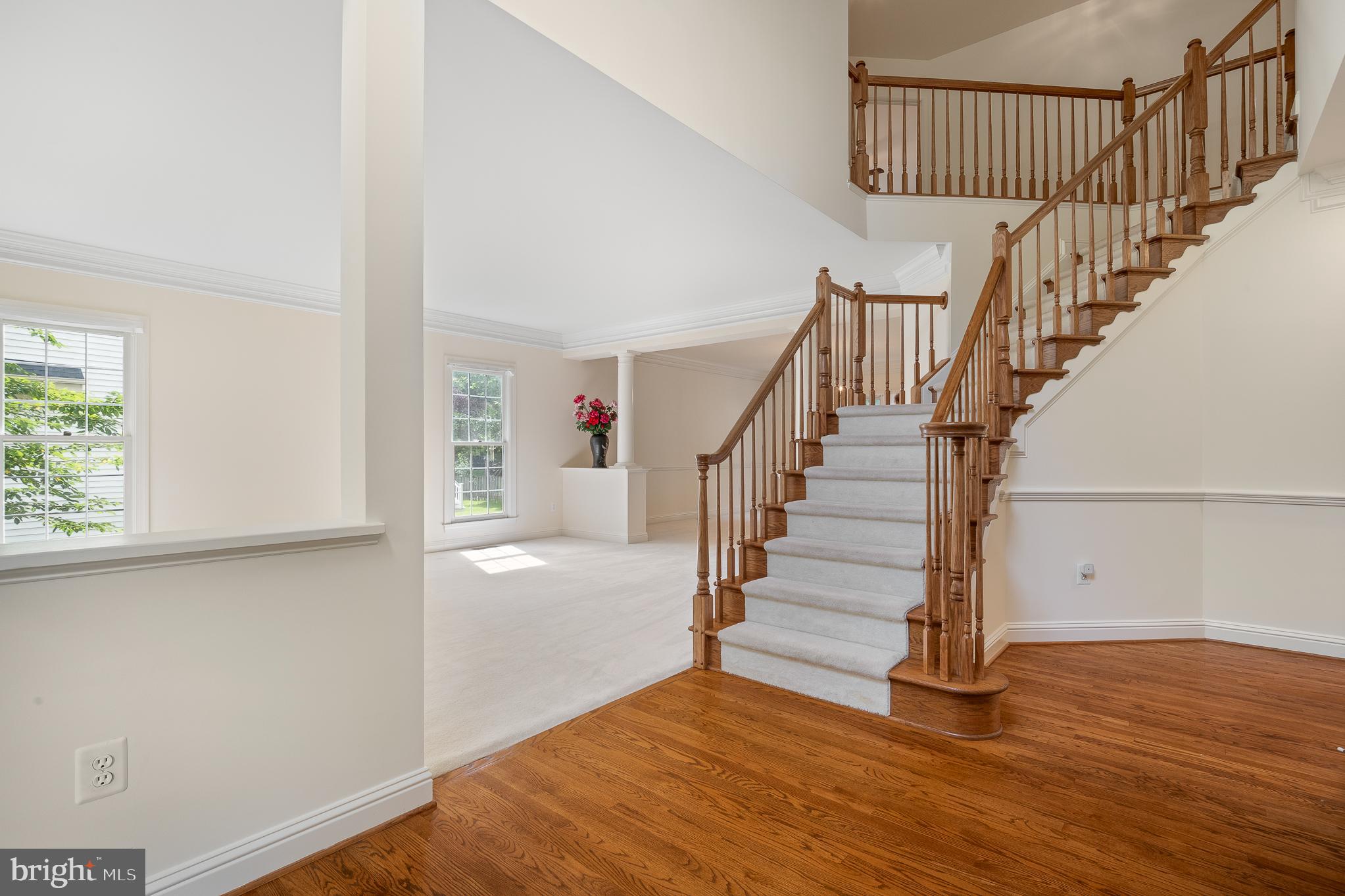 10604 MAPLECREST LANE