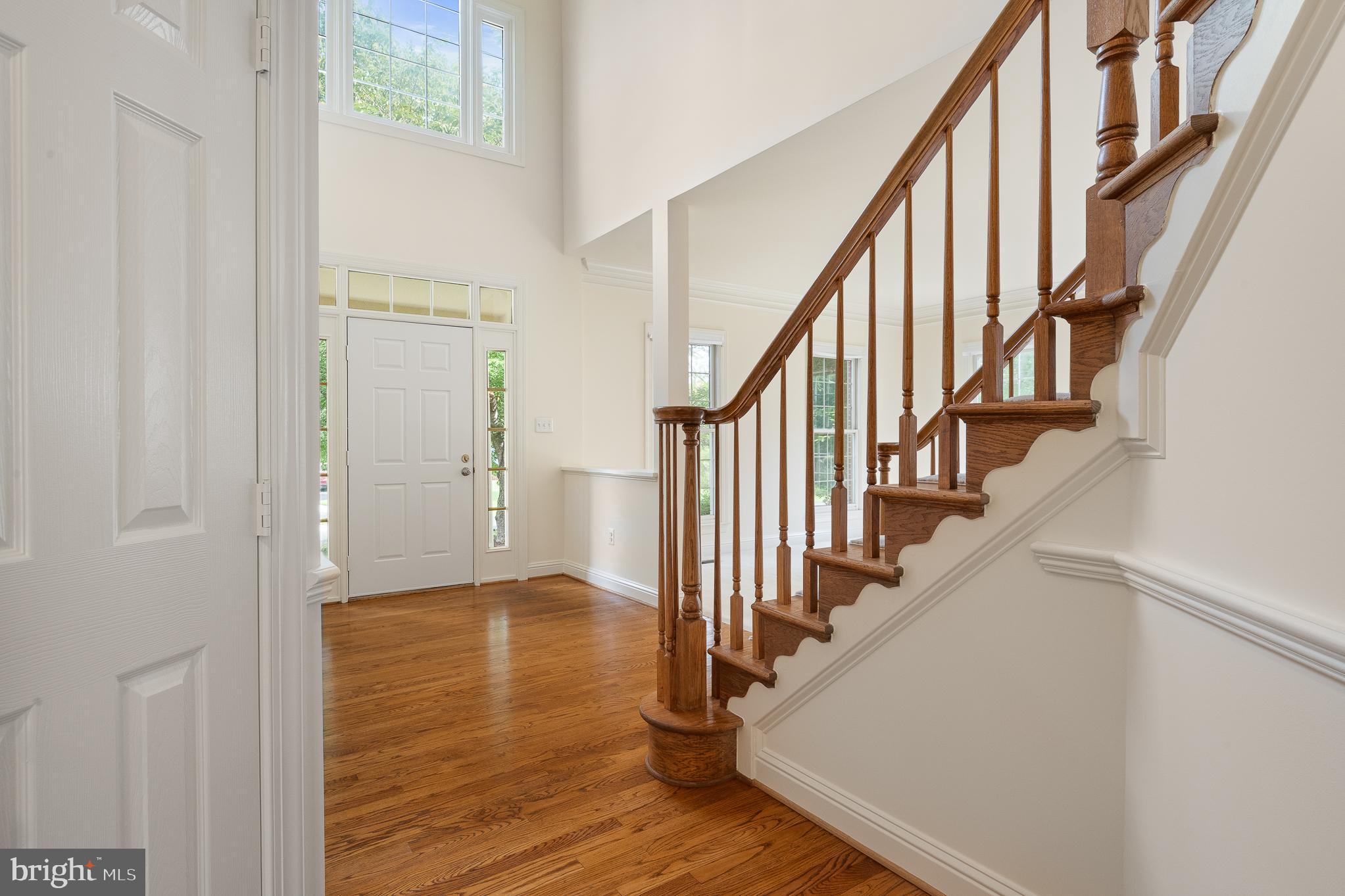 10604 MAPLECREST LANE